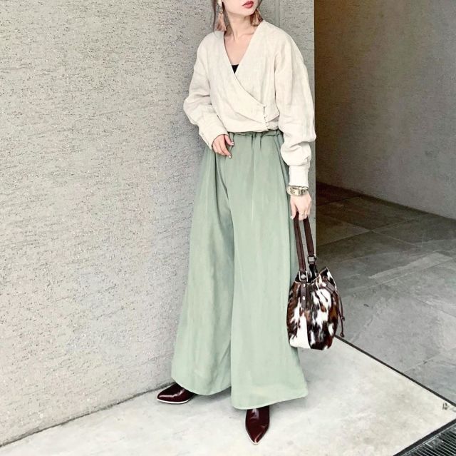 骨格ナチュラル トップス選びのポイントは 首元 袖 素材別に解説 Aircloset Style 骨格ナチュラル トップス選びのポイントは 首元 袖 素材別に解説 Aircloset Style