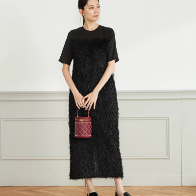 結婚式で浮かない！親族で参加する60代女性におすすめの服装とスーツやドレスの選び方