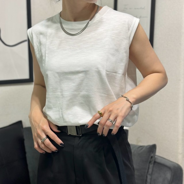 NG③ 大ぶり・華美なデザインのアクセサリー