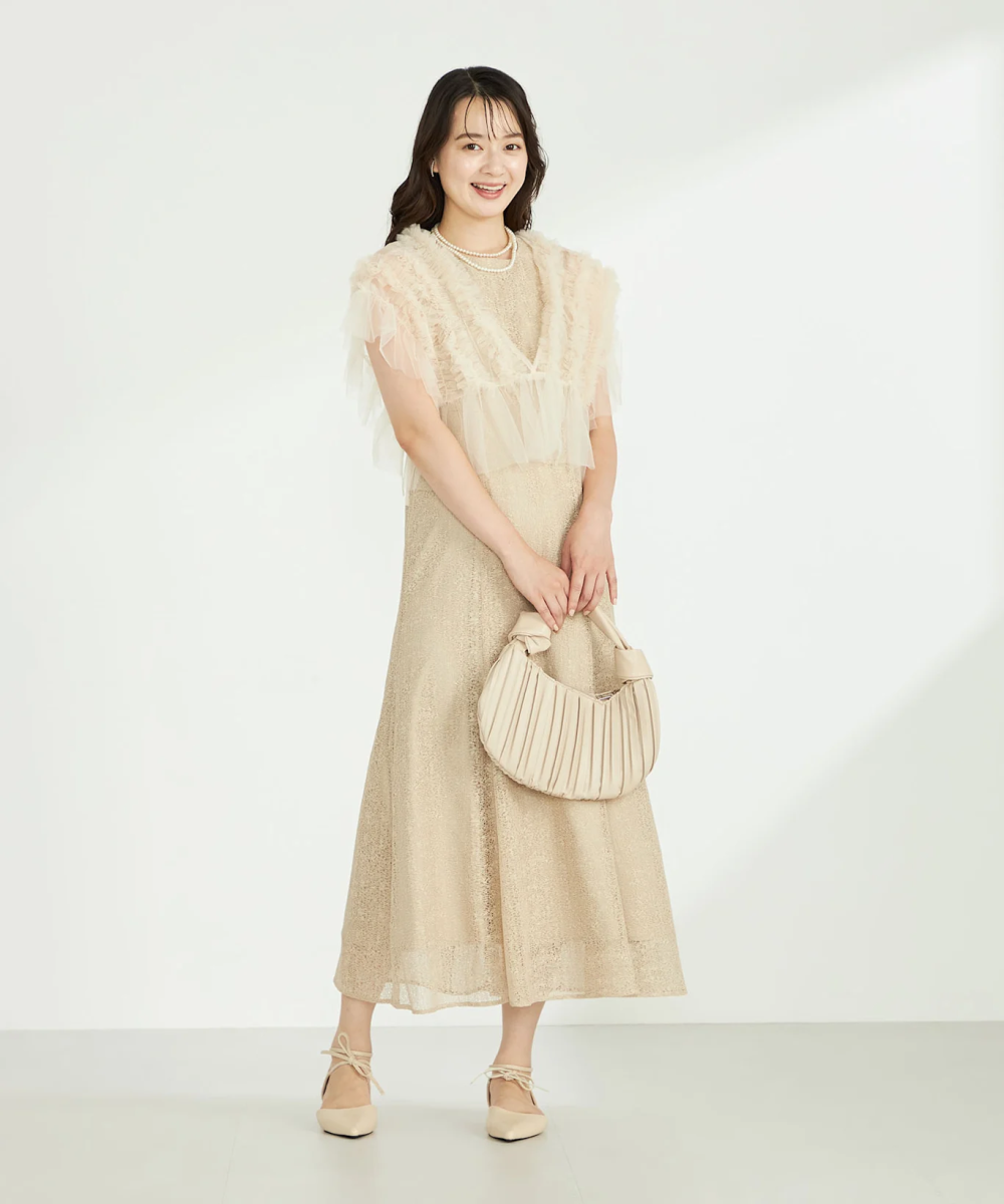 ポイント③：羽織ものはジャケット風、ストールなどから服装に合わせて選ぶ