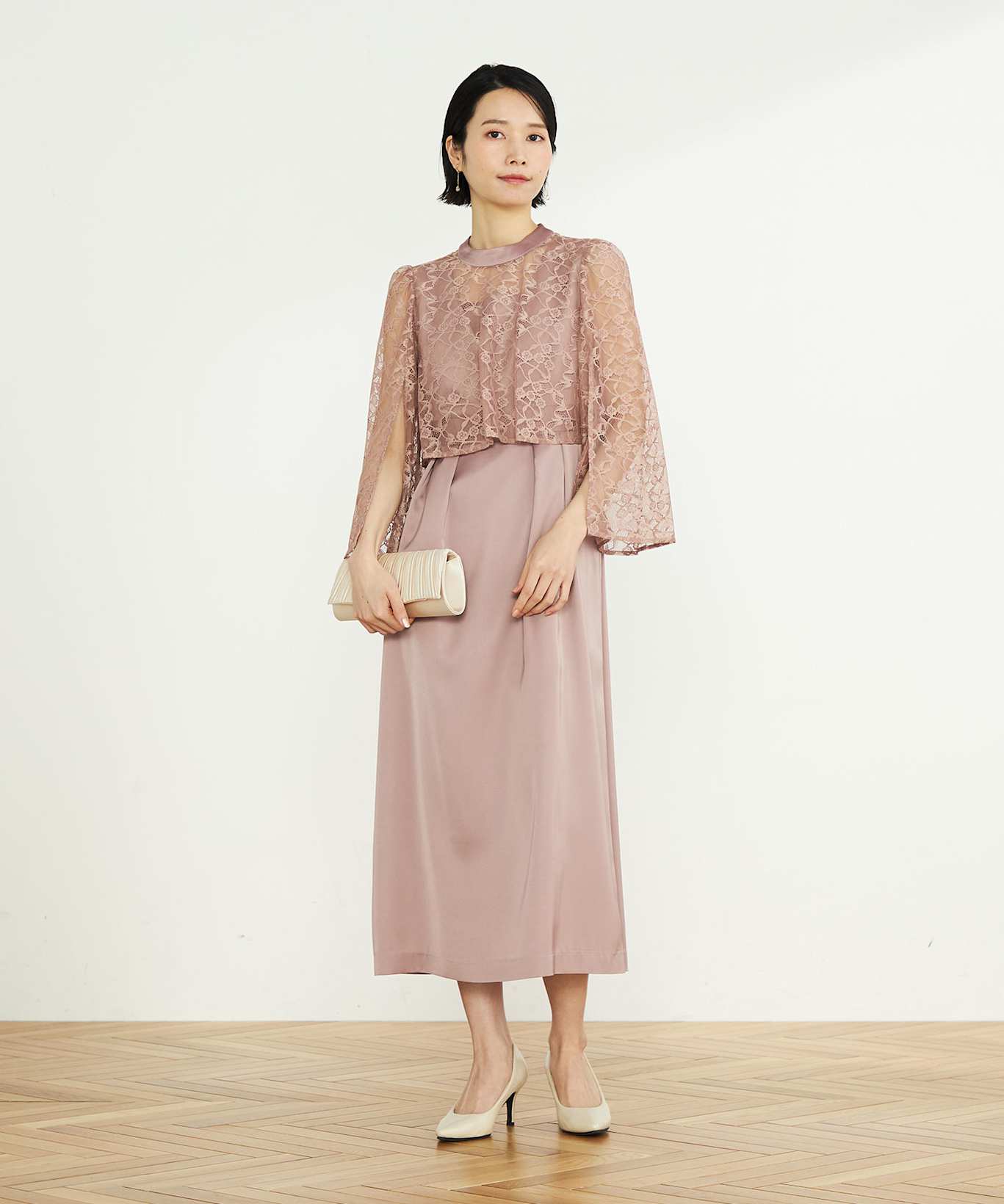 お宮参りで着るママの服装は？ワンピース・スーツ・着物を比較