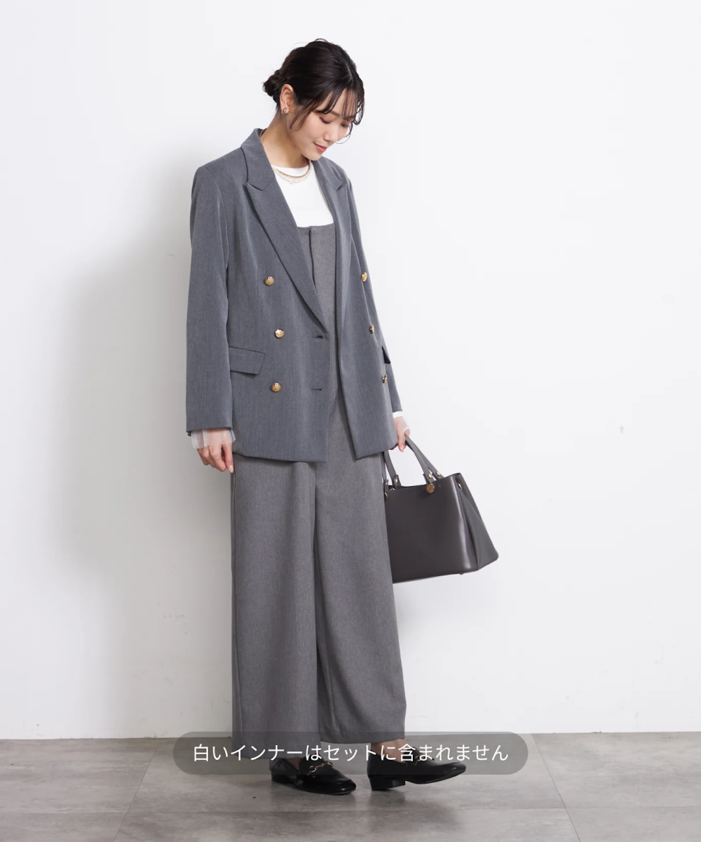 ポイント④：シンプルなローヒールパンプスで足元を整える