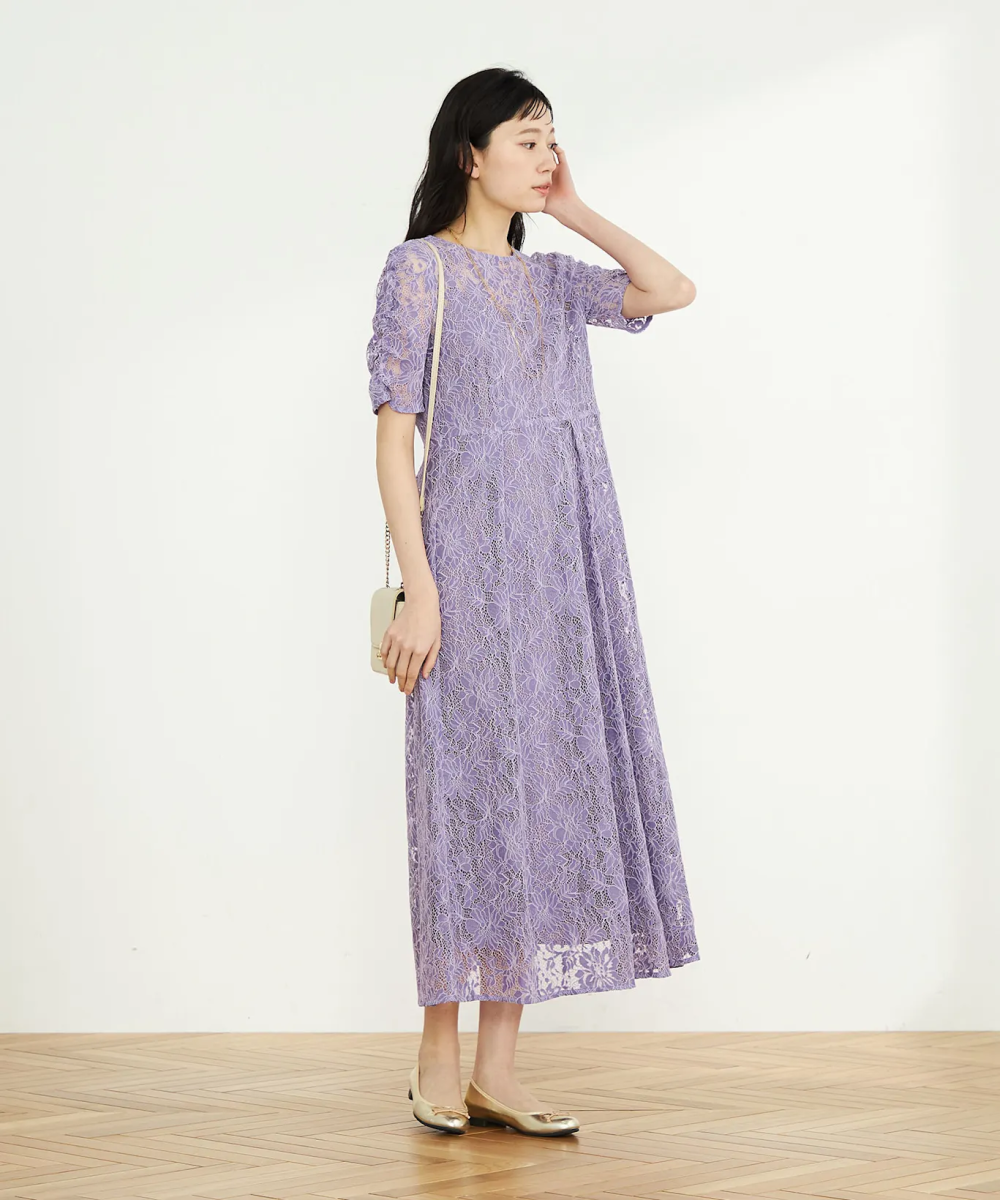 花嫁と被る白や全身黒の服装を避ける 出典:エアクロドレス