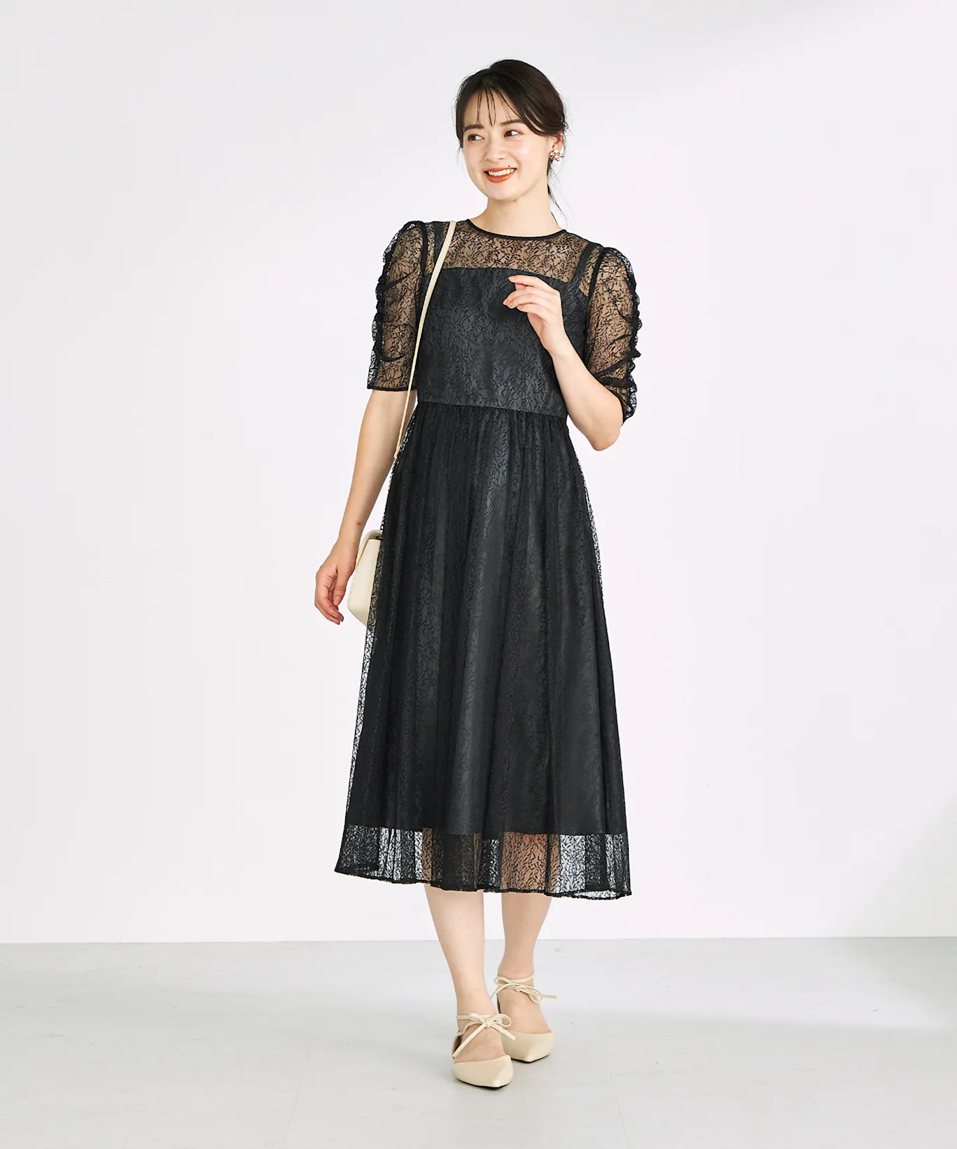 イエベ春の苦手な「ネイビー・黒」を着こなすコツ