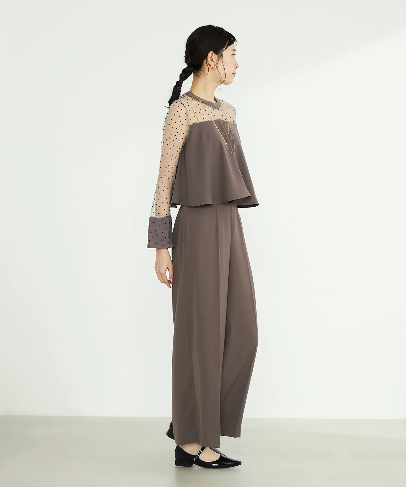 パンツドレスをレンタルするメリット