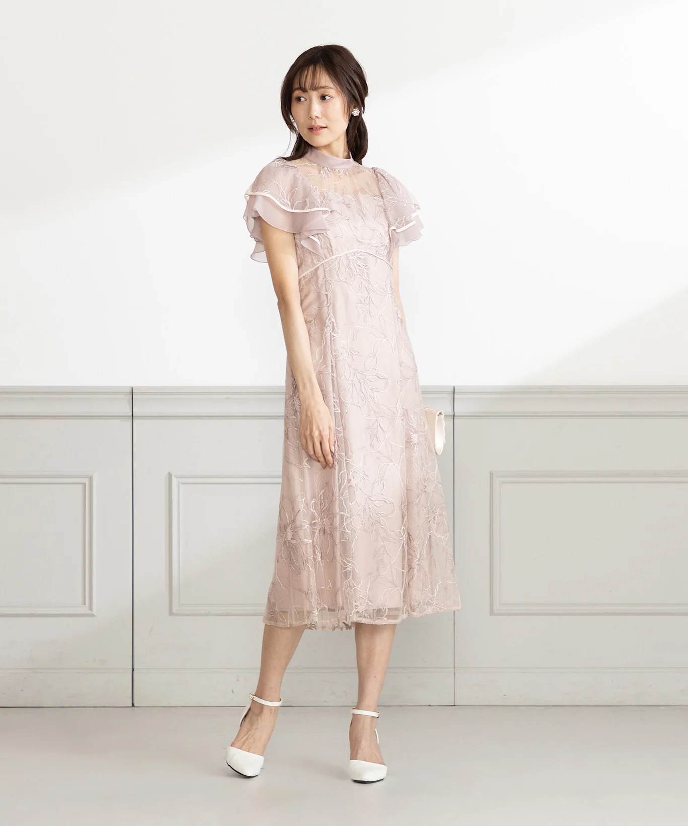 ドレスを格上げする小物とヘアメイクのコツ 出典：エアクロドレス