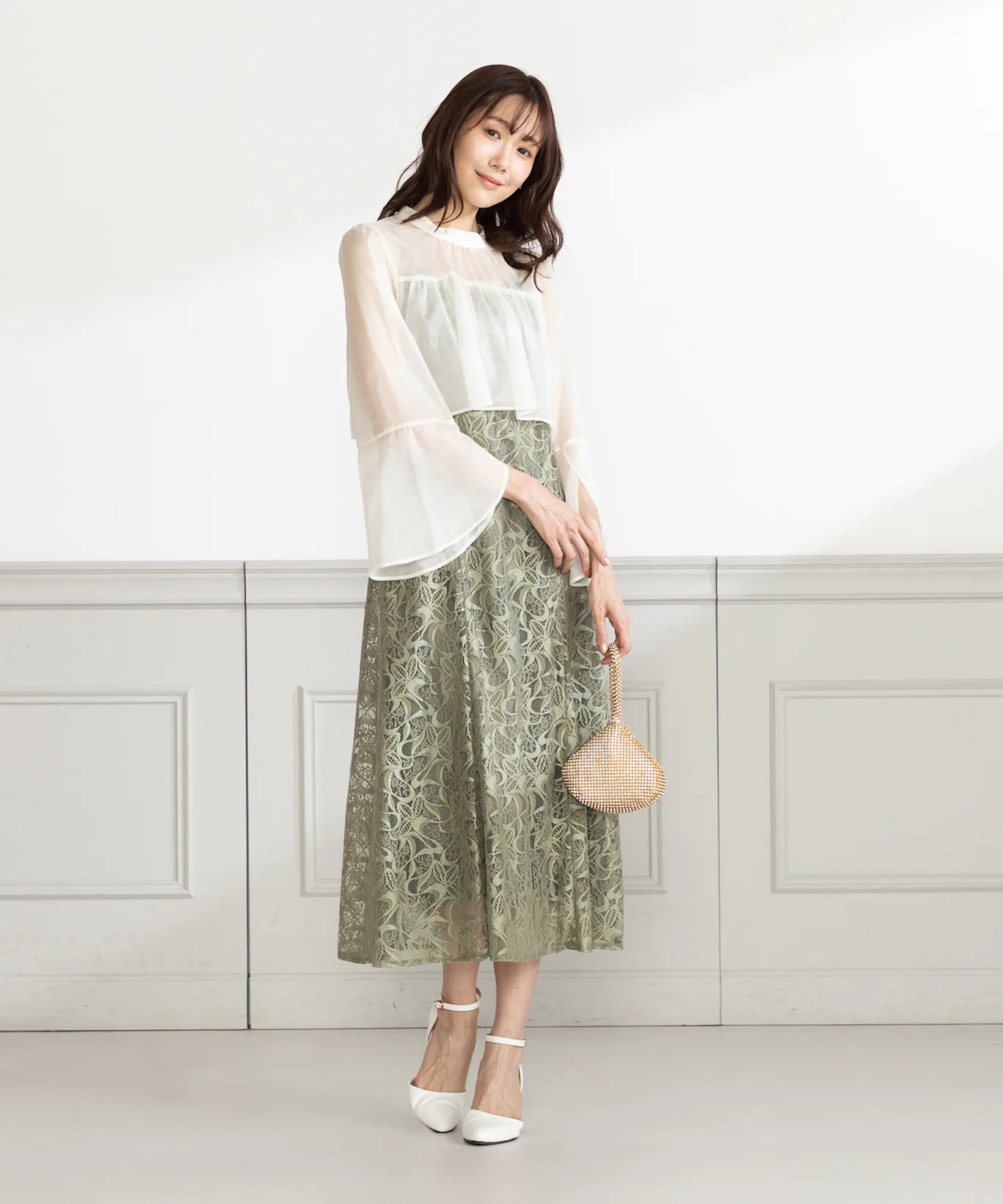 襟付きアロハとフルレングスのズボン