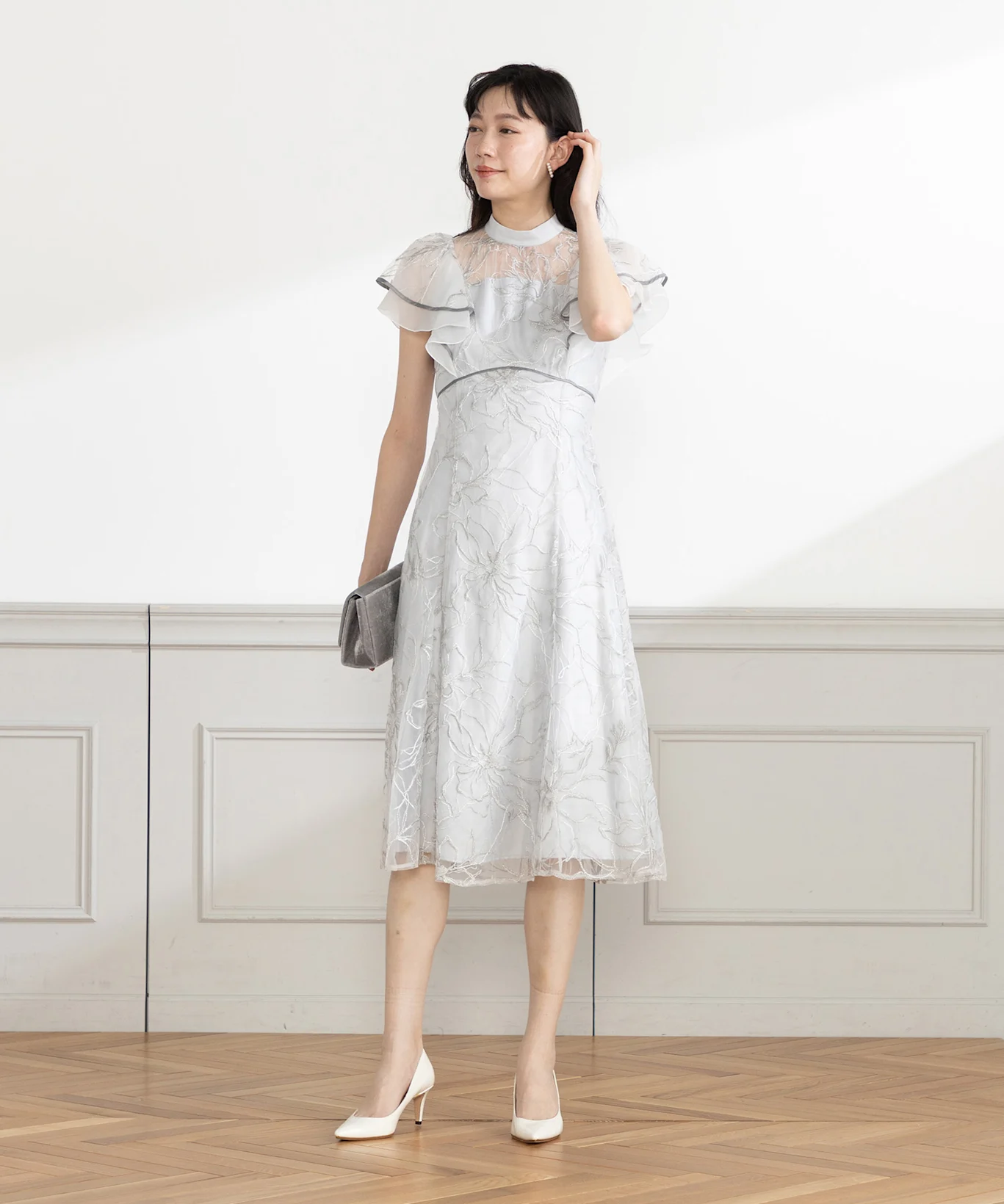 昼間の結婚式で失敗しない服装の基本 出典：エアクロドレス