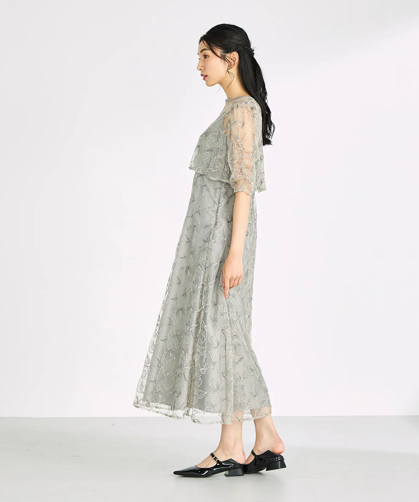 注意点(2)会場の照明による色の見え方の変化を考慮