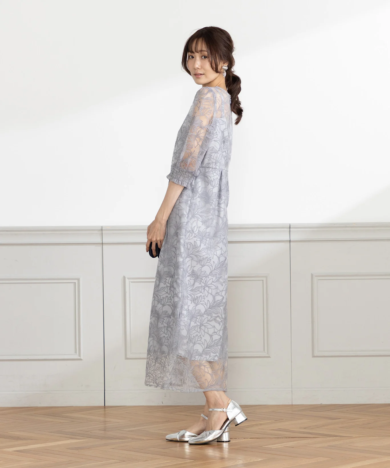 結婚式の招待状が届いたら服装はいつ決める?準備スケジュール