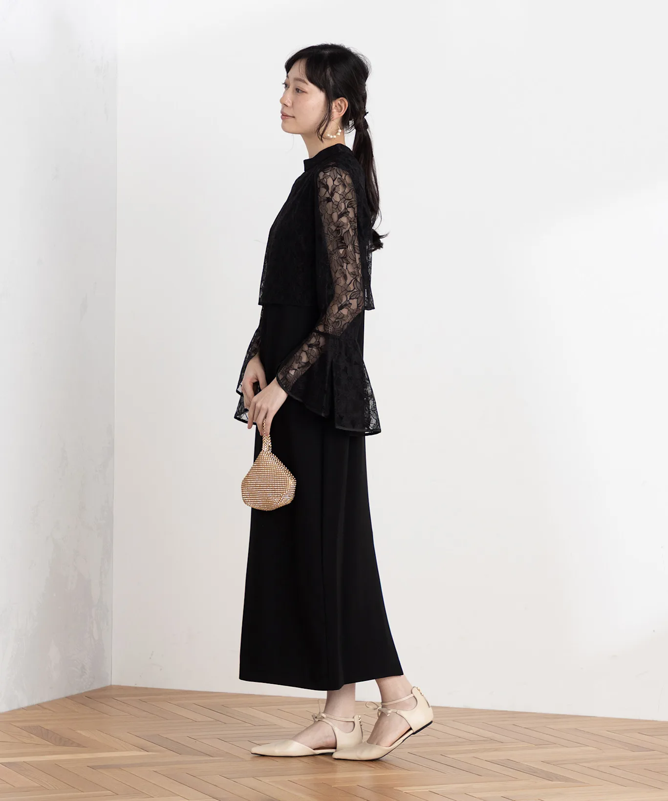 【立場別】好印象を与えるワンピースコーディネートの選び方