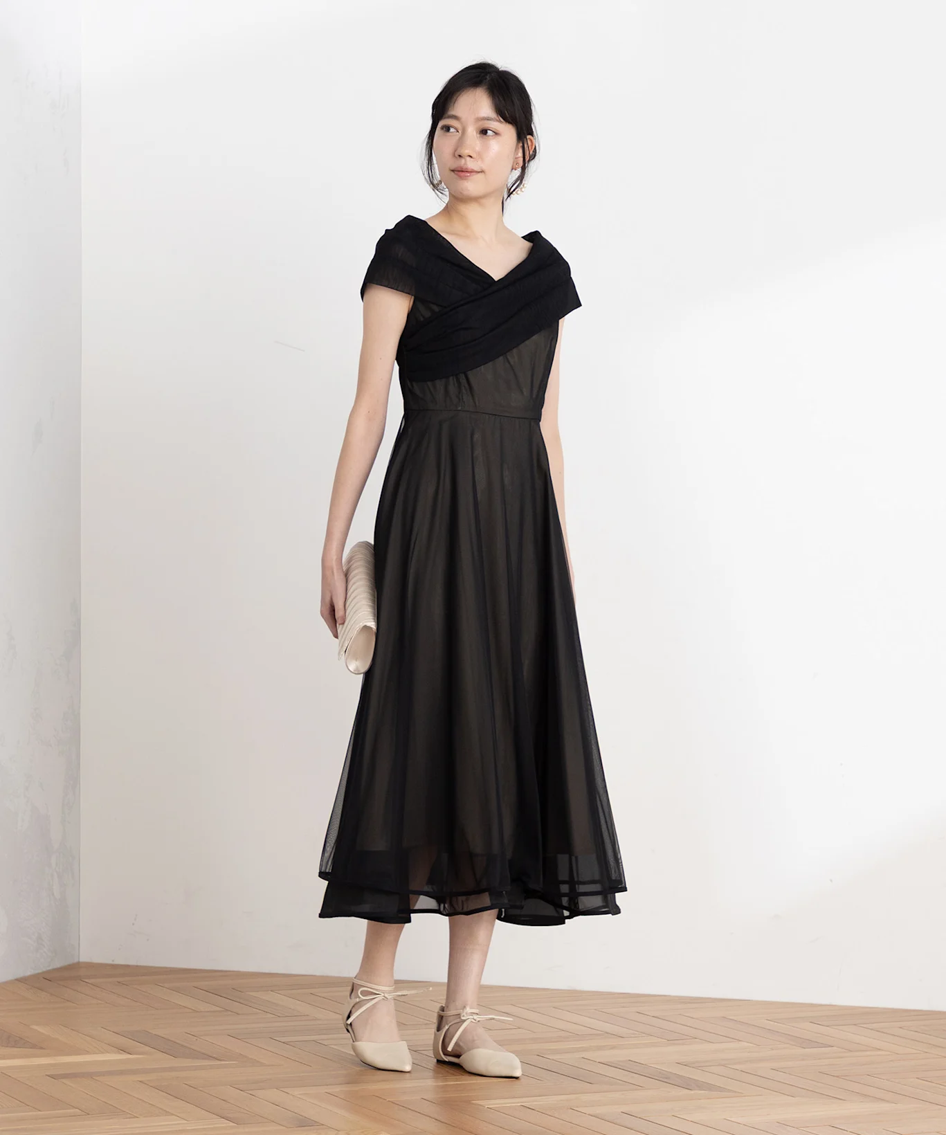 レンタルドレスを利用する際の注意点とデメリット