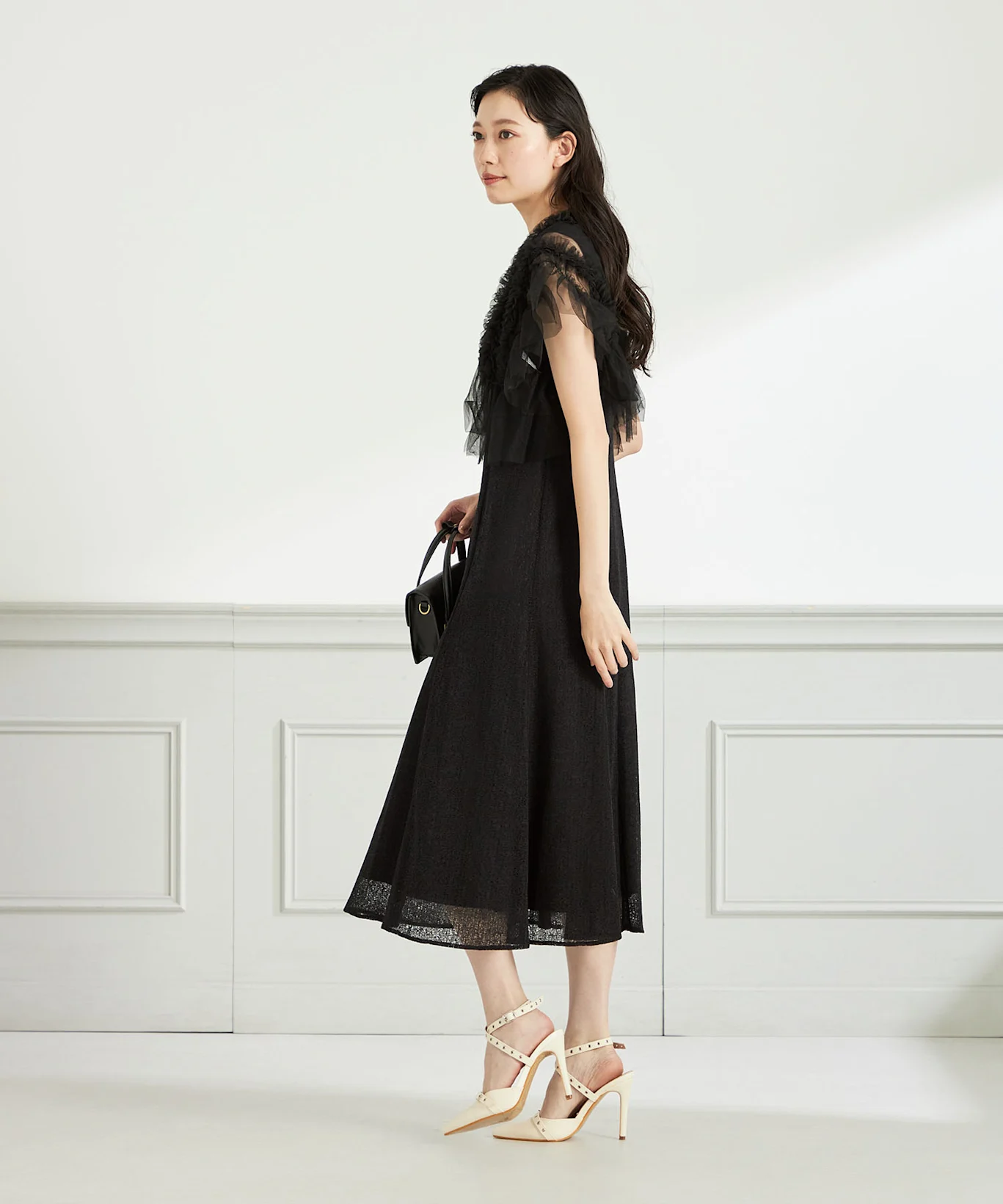 立場・年代別に見るお呼ばれドレスの選び方