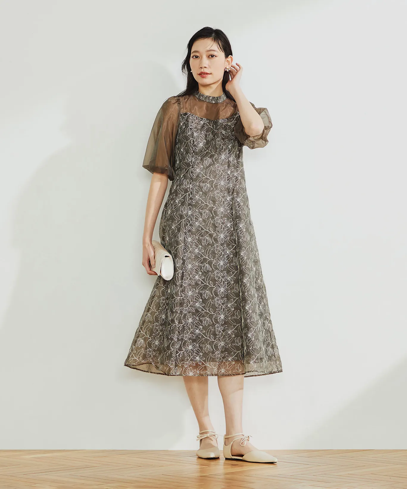 立場や会場に合わせた「ほどよい正解コーデ」の見極め方