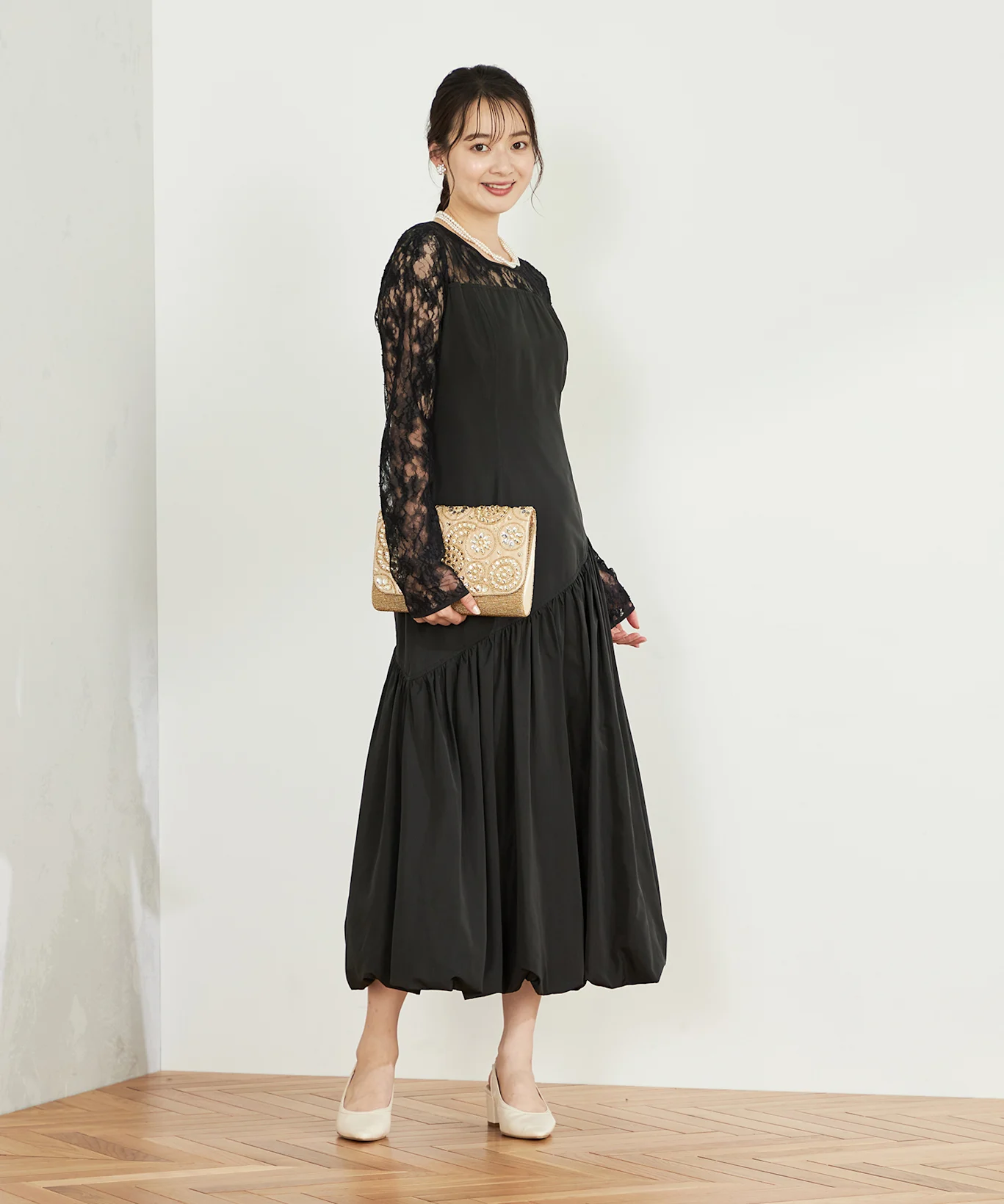 普段着に見えないお呼ばれワンピースを選ぶコツ