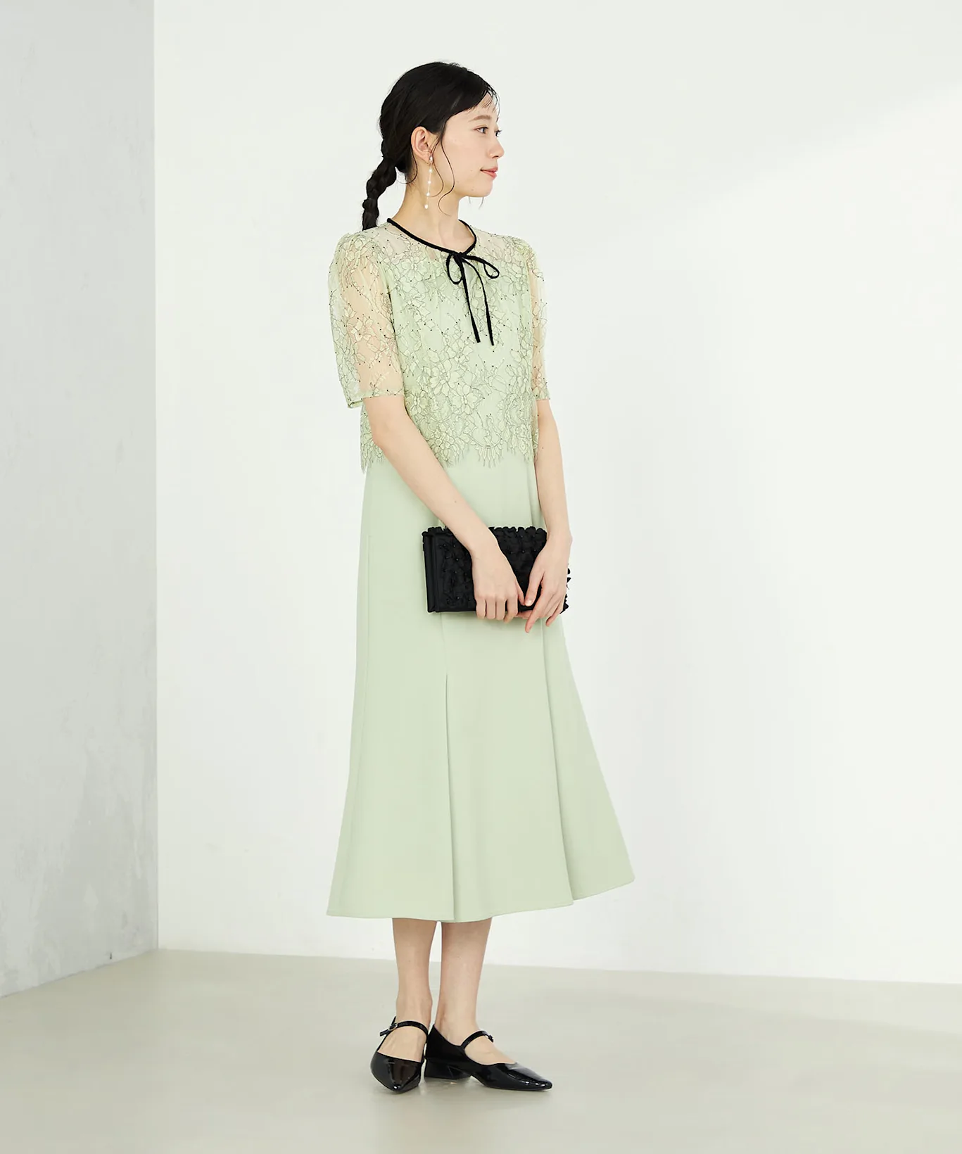 結婚式アクセサリーのマナーは昼夜・和洋で変わる 出典：エアクロドレス