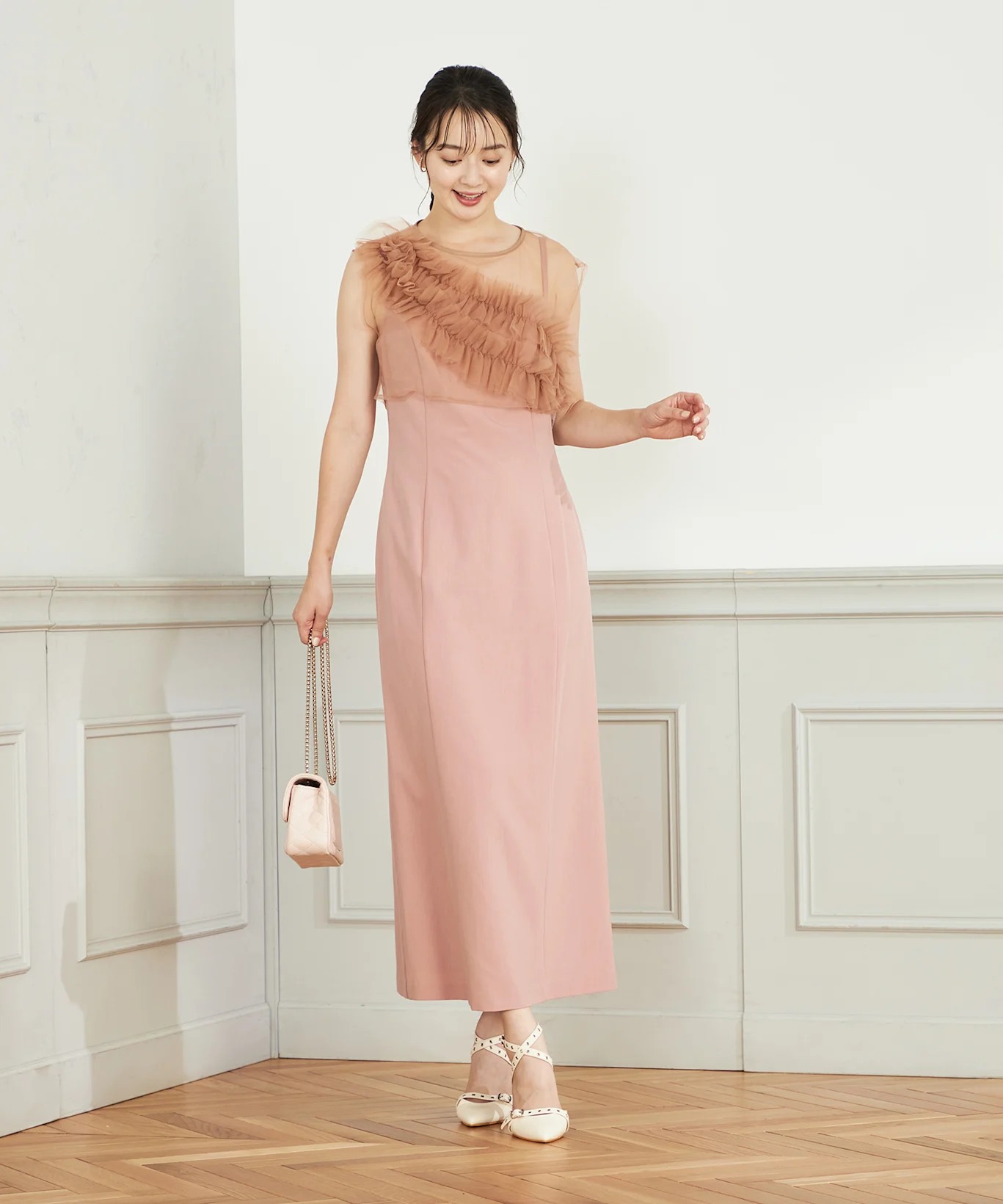 結婚式でピンクドレスを着る際のマナー 出典：エアクロドレス