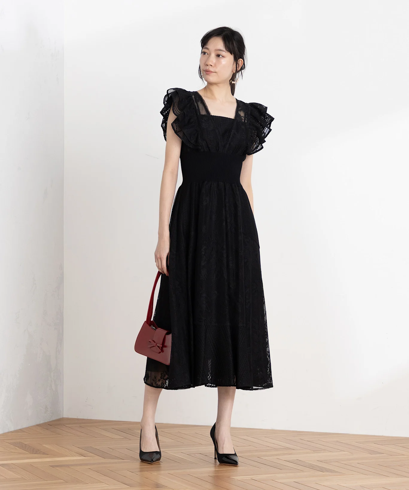 結婚式の黒パンプス選びで押さえるべきマナーの基本 出典:エアクロドレス