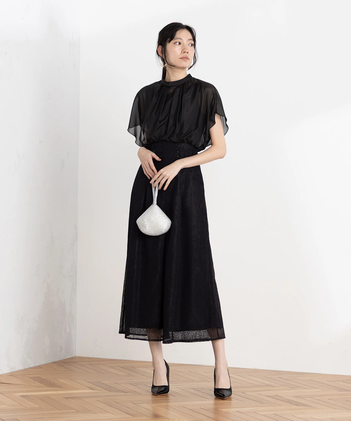 婚活パーティーの服装を格上げする小物・ヘアメイク 出典：エアクロドレス