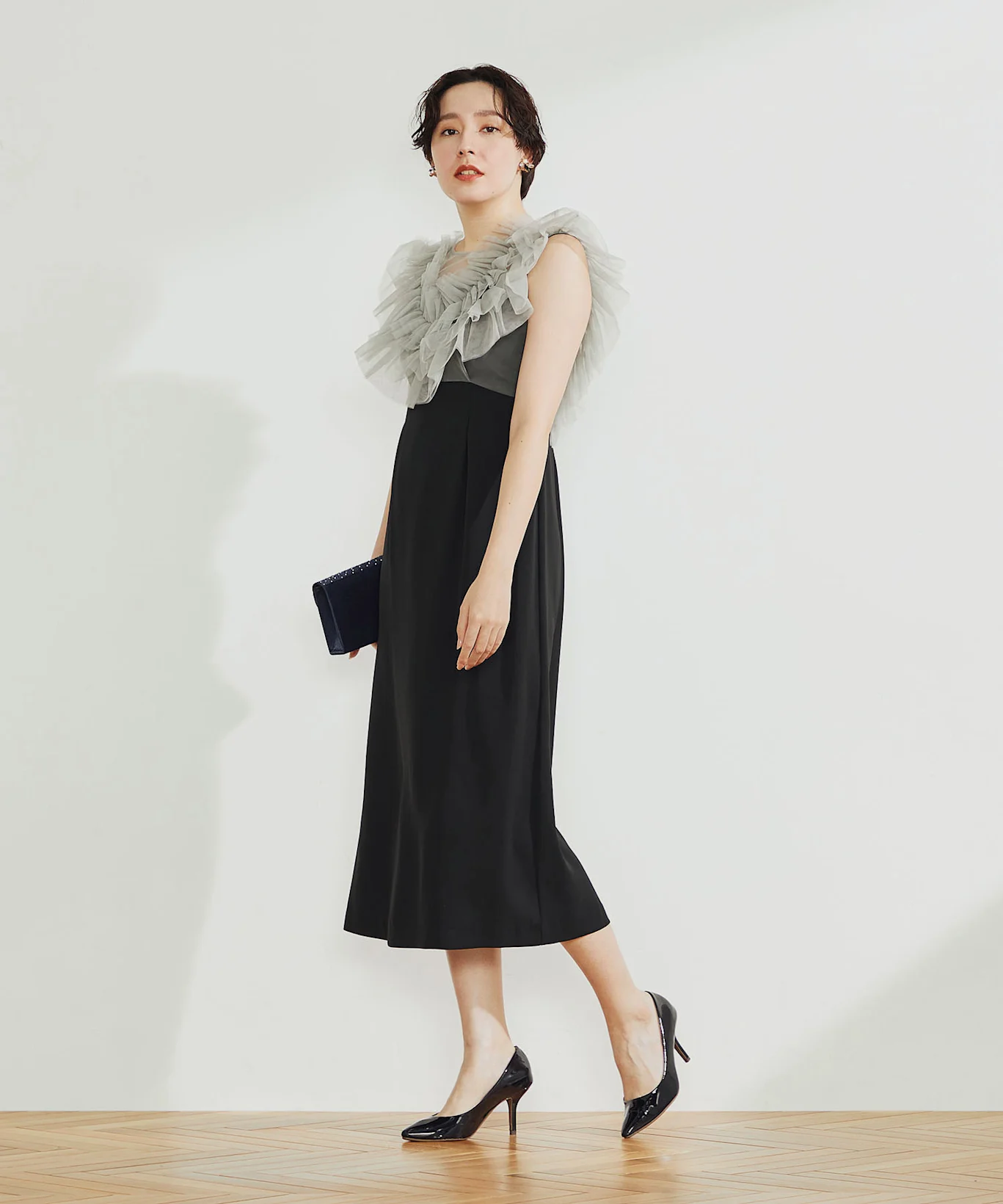 慣れない黒パンプスで足が痛くなりにくい対策 出典:エアクロドレス