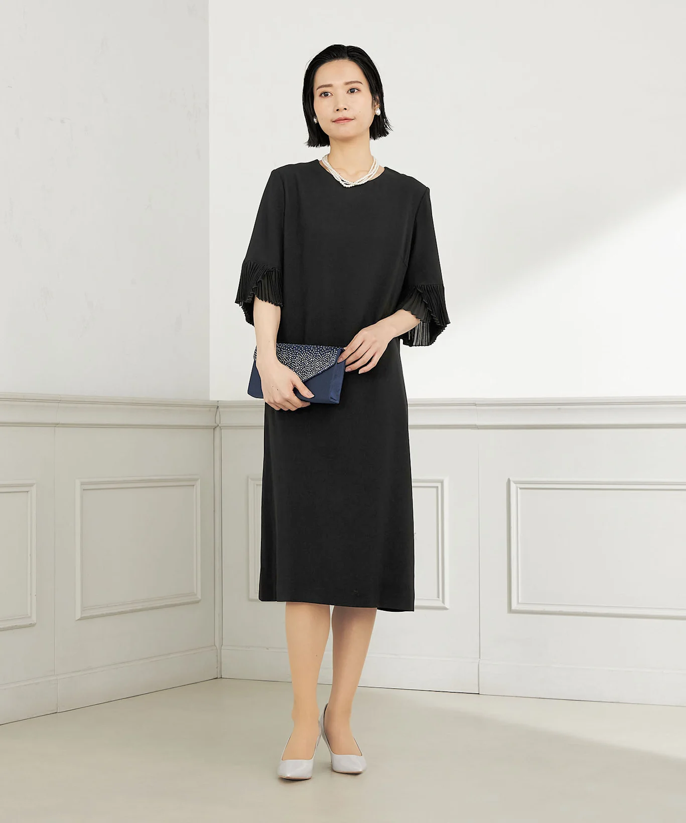 ミモレ丈ドレスに合わせる小物の選び方