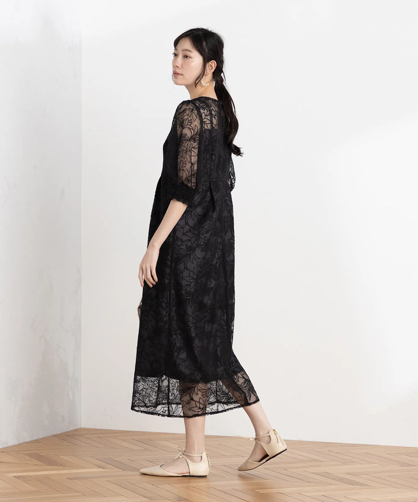 ネイビー被りを避けるためのドレスの選び方