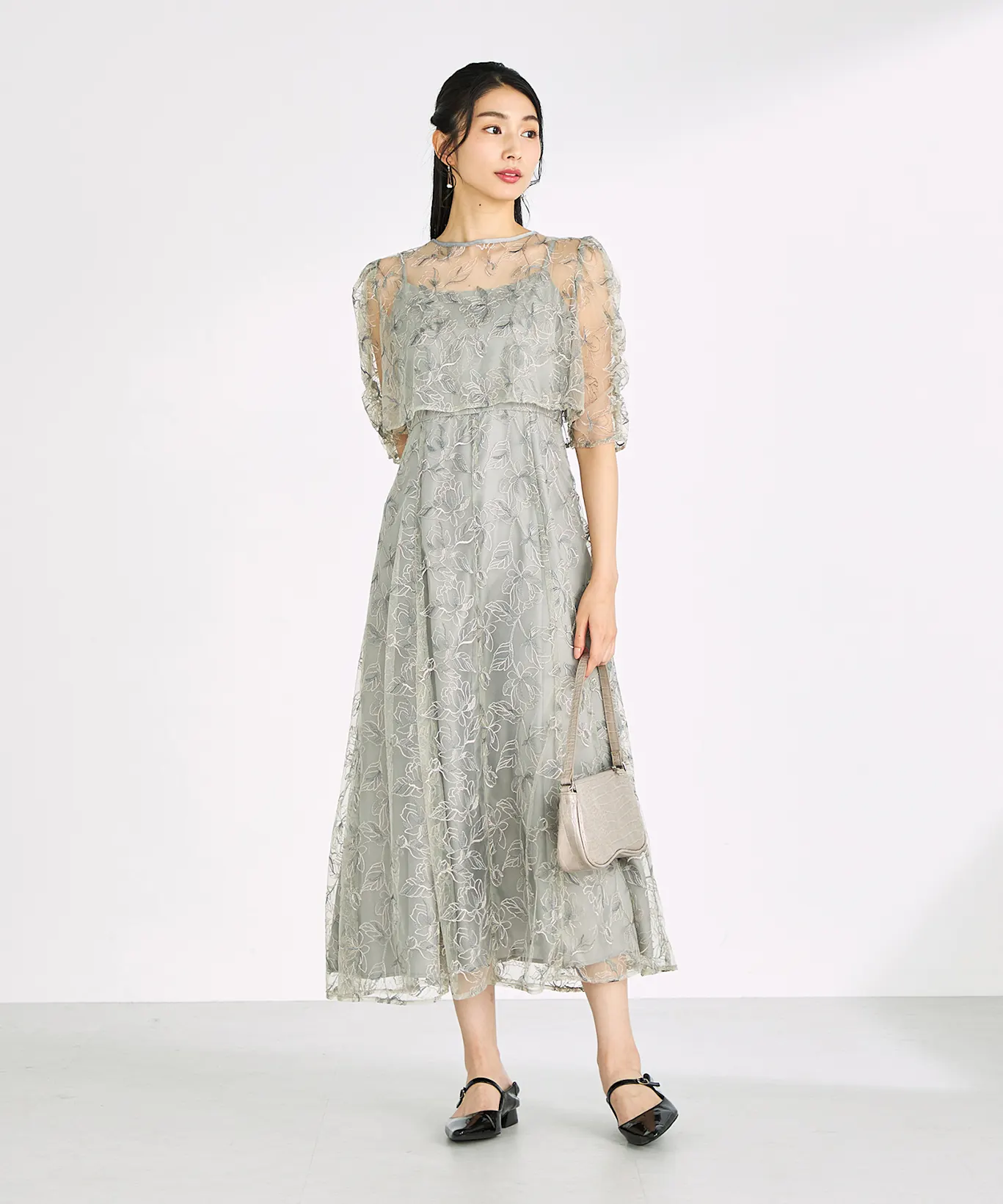 結婚式ゲストドレスはレンタルのほうが合理的なケースが多い