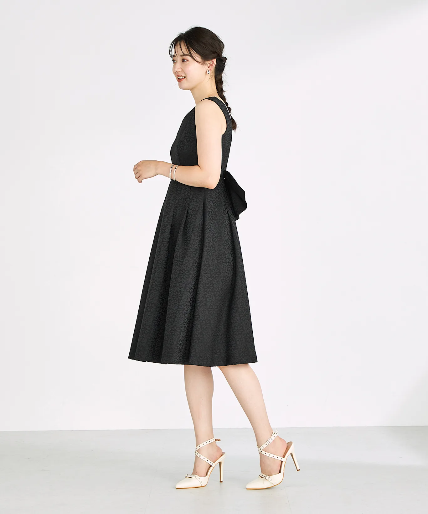 ゲストドレスが華やかすぎかを見分けるポイント