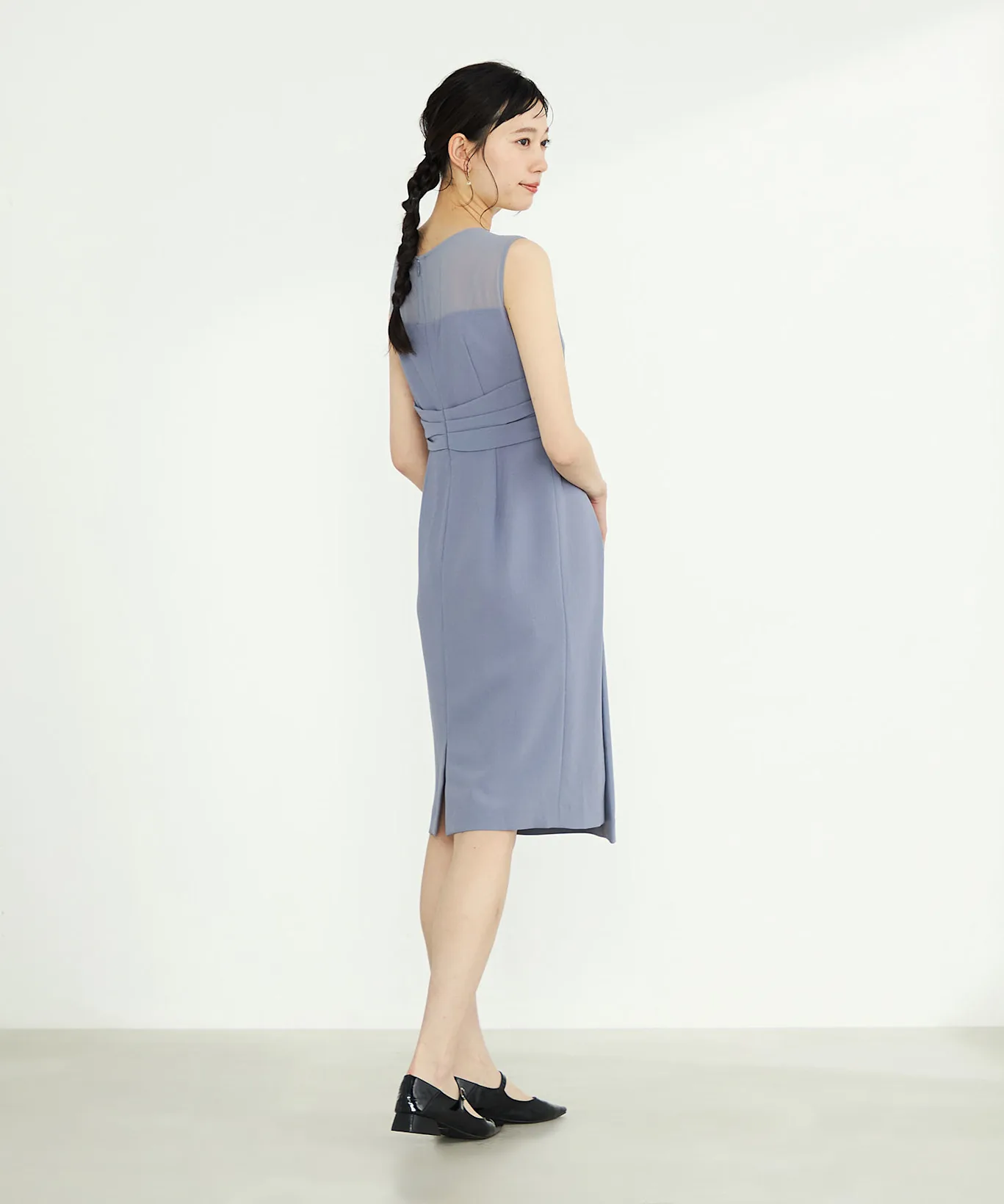 華やかすぎず垢抜けて見せる着こなしのコツ