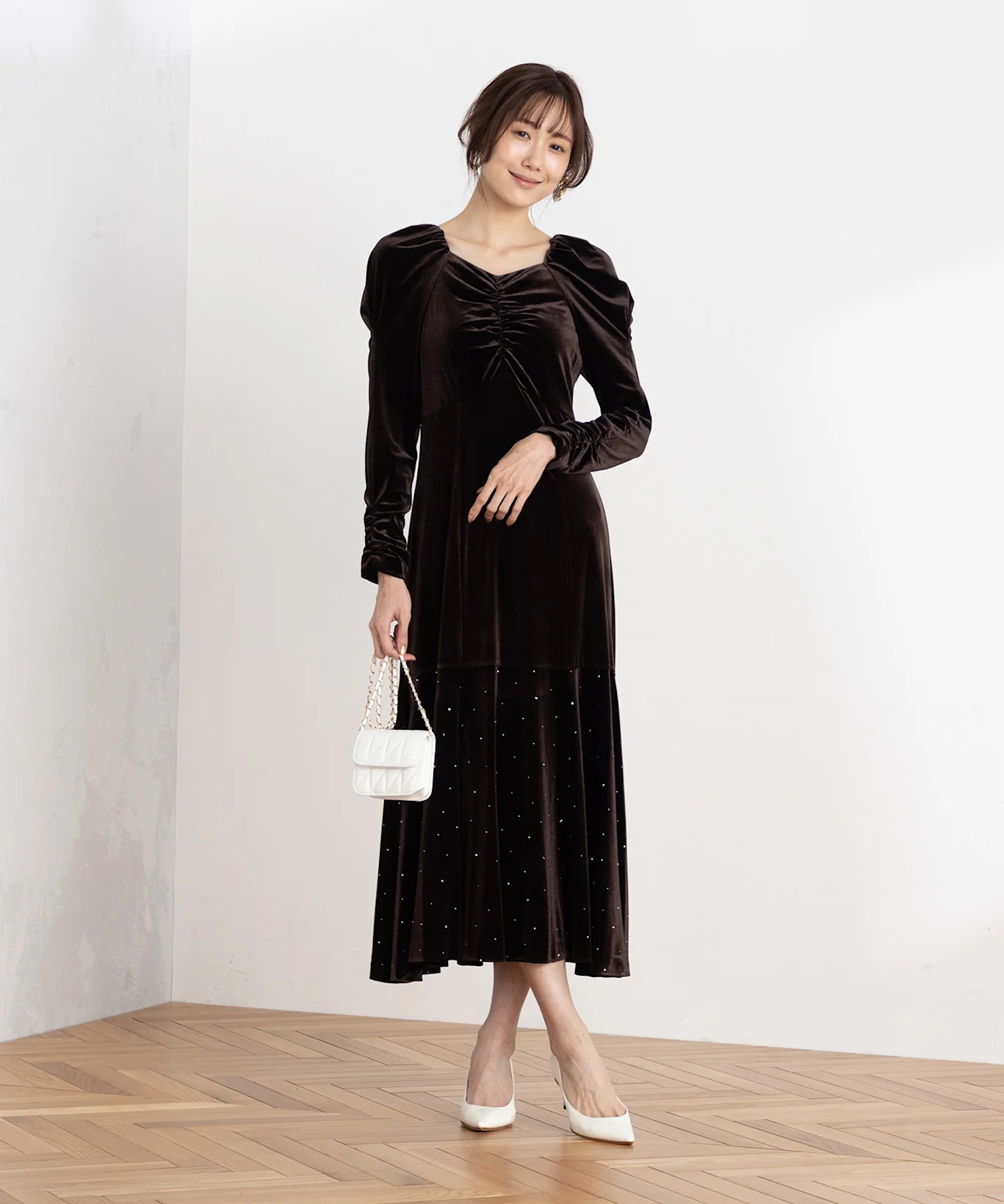 Aラインワンピースの結婚式マナー