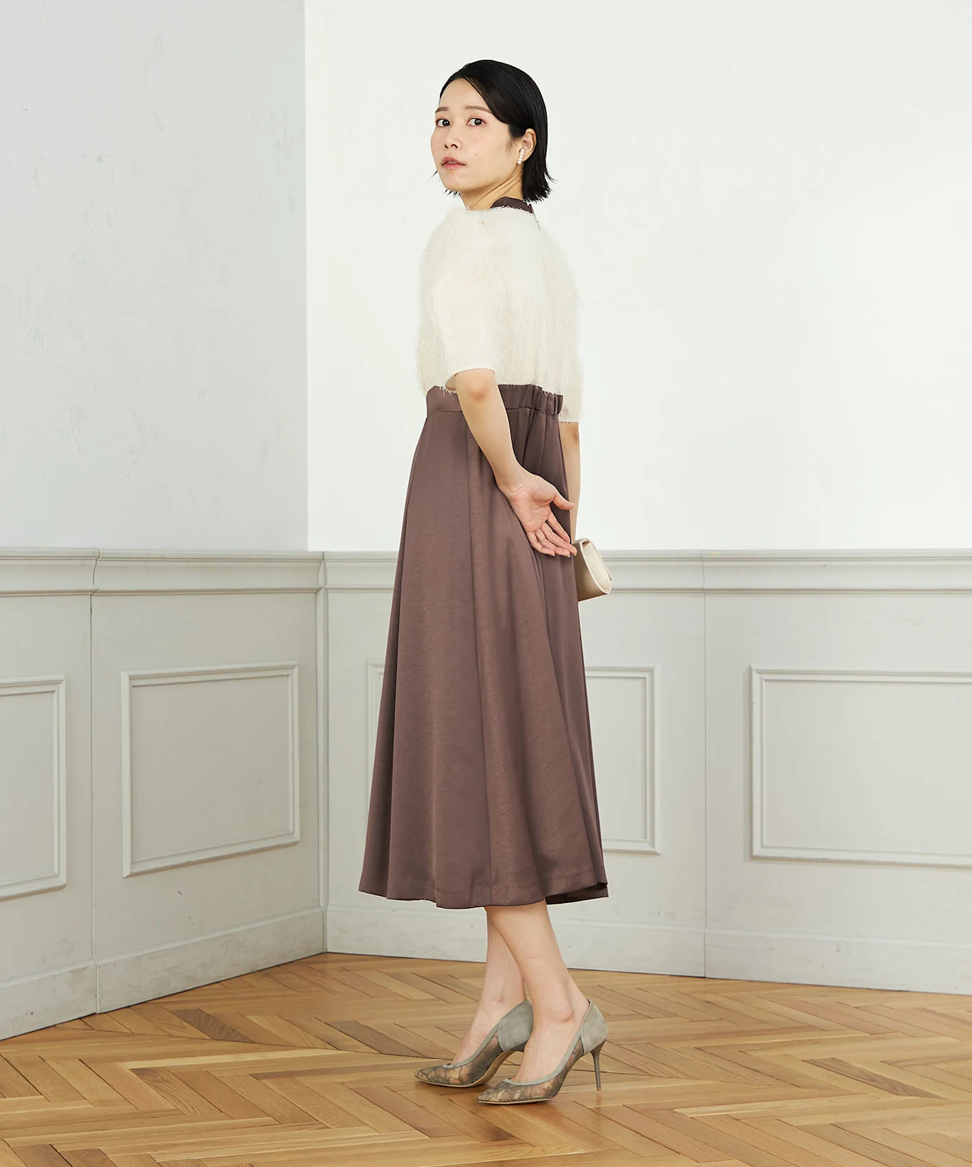 地味見えの悩みを解決するレンタルドレスのメリット