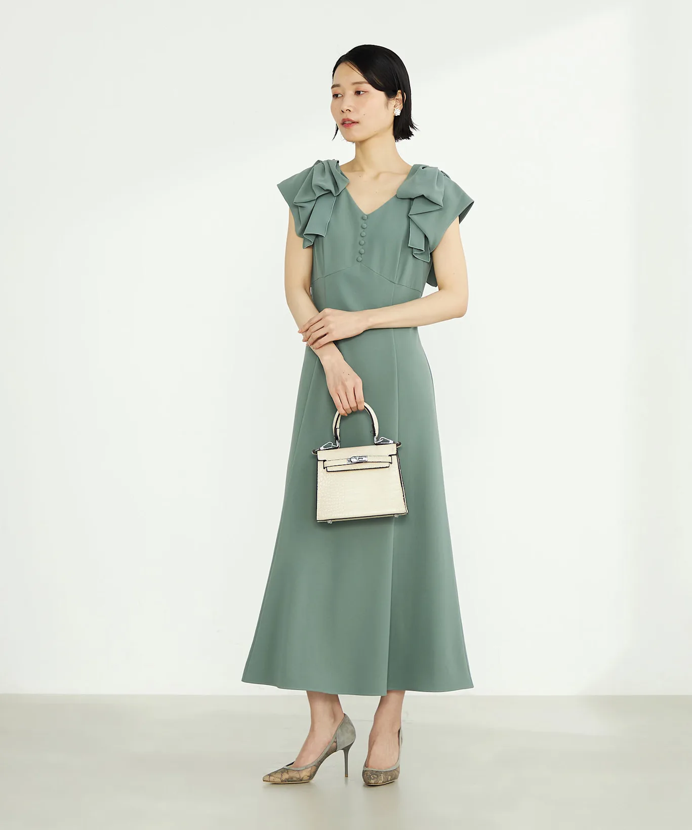 パーティードレスのサイズ選びで失敗しないチェックポイント