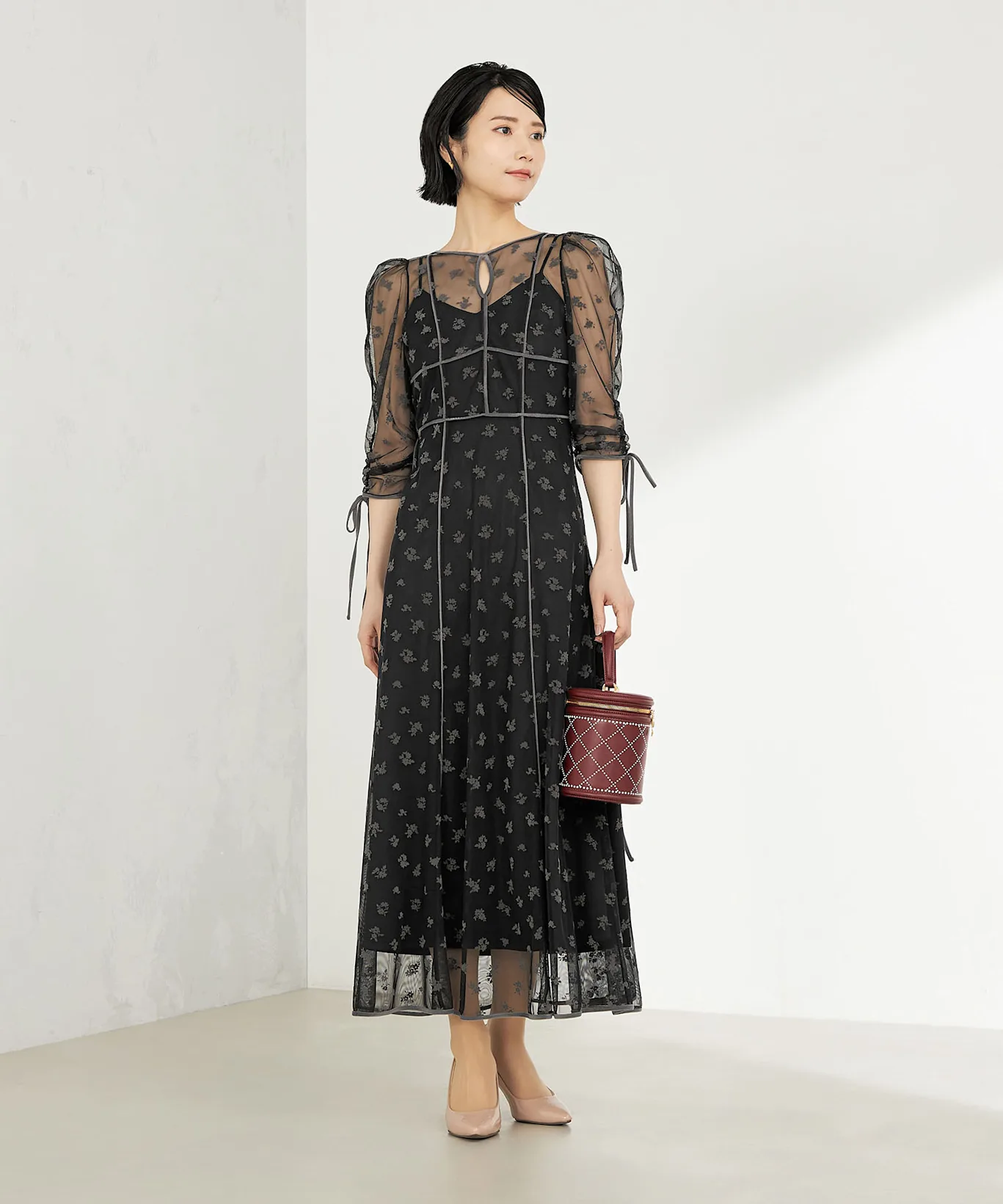 お呼ばれでオレンジドレスを着てもいい？