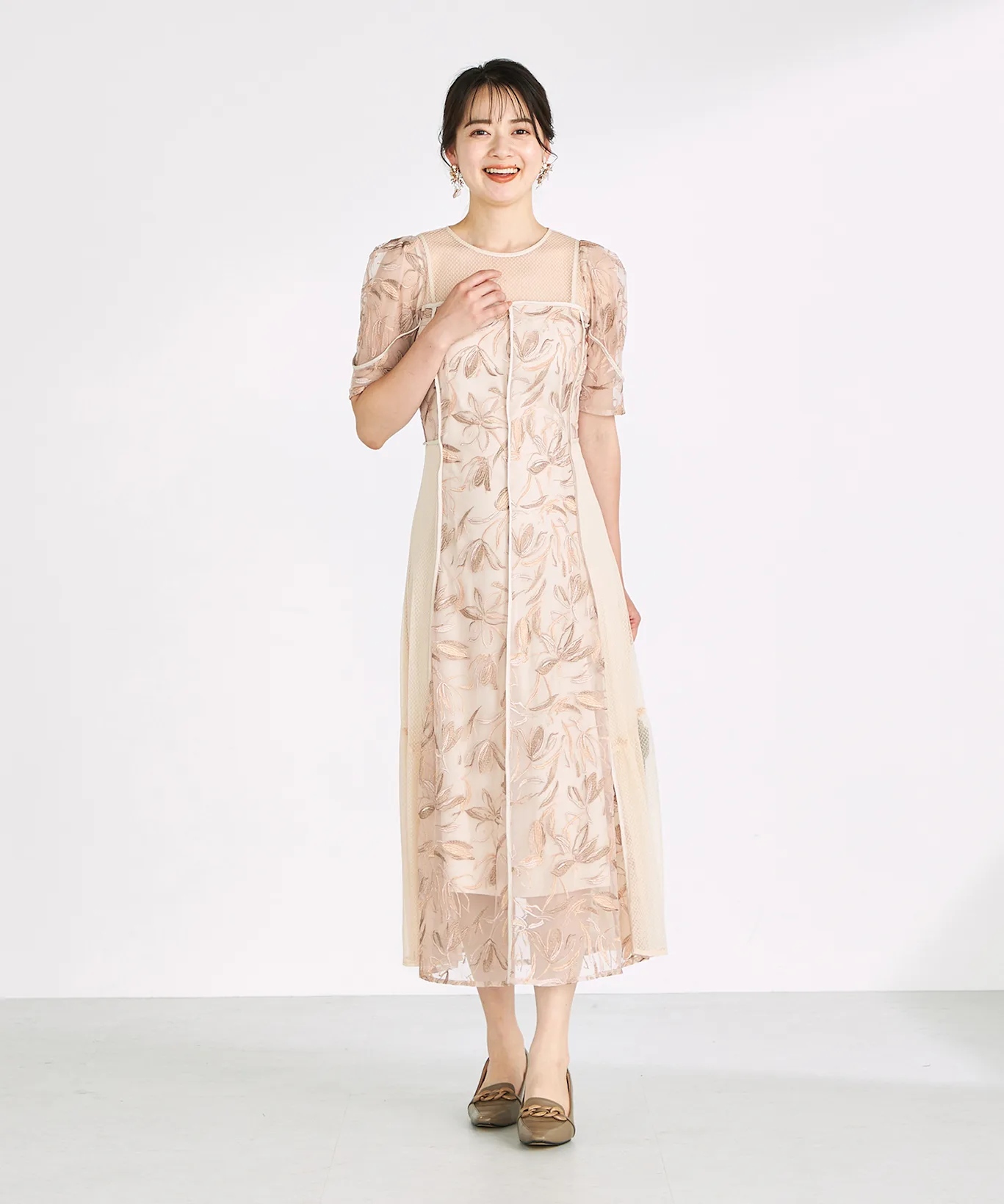 結婚式のレースドレスに合わせる小物の選び方