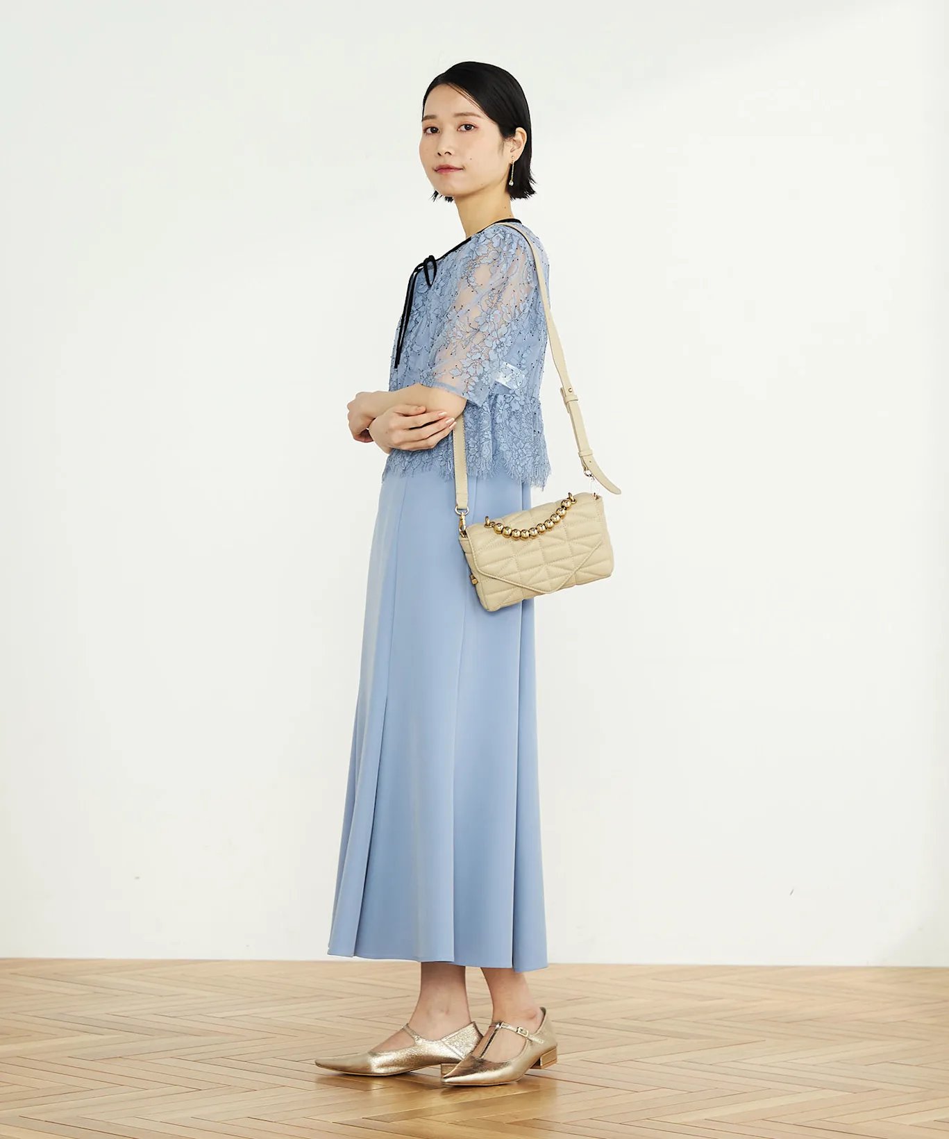 シニアの結婚式服装で体型カバーできるデザイン