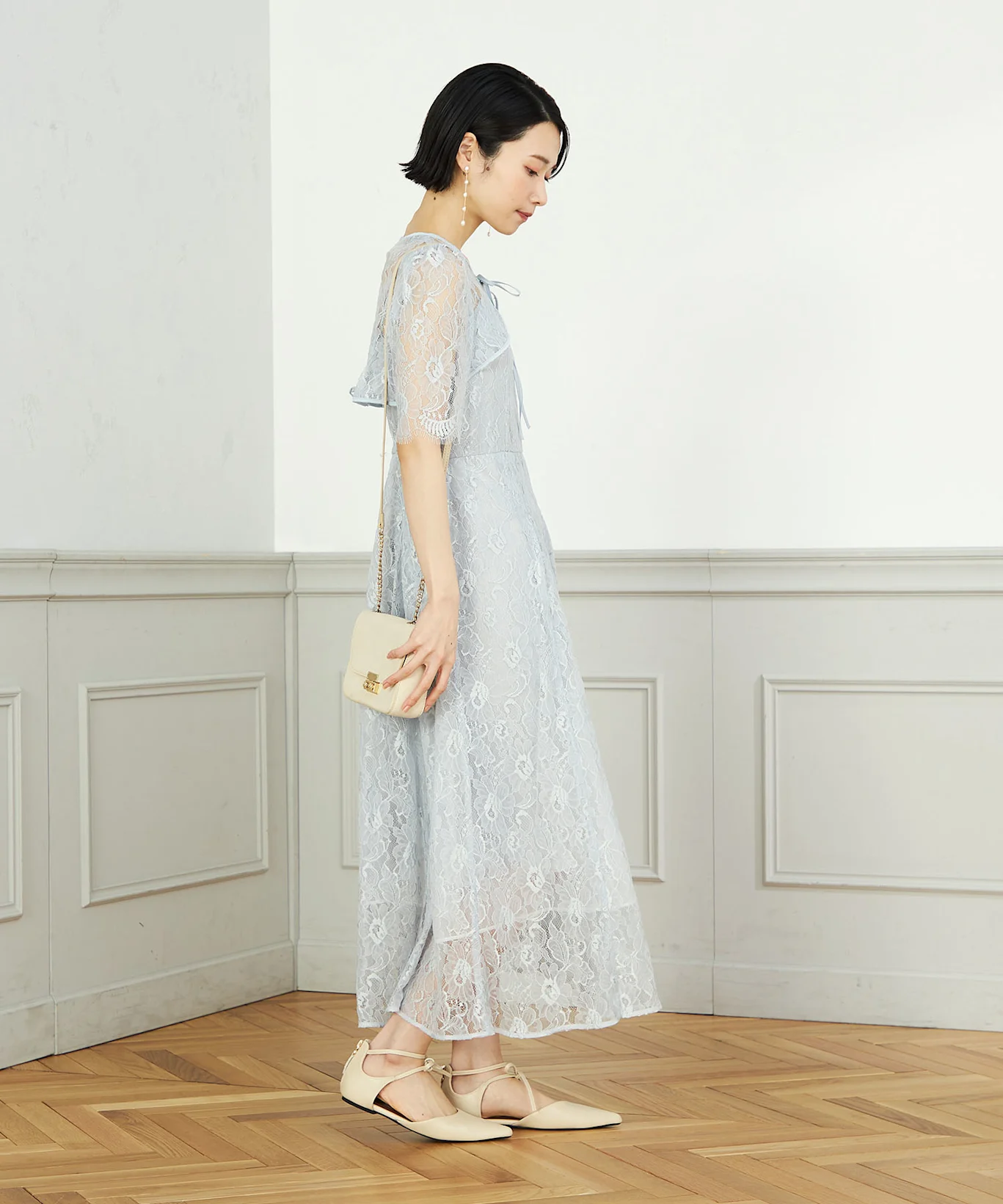 結婚式のシニア服装に合わせる小物の選び方