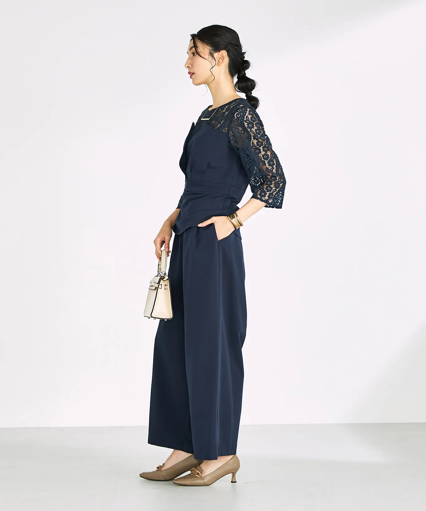 レースドレスをレンタルするメリット