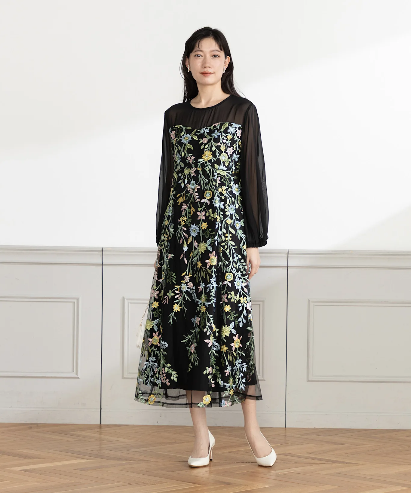 結婚式お呼ばれにおすすめのオレンジドレス5選