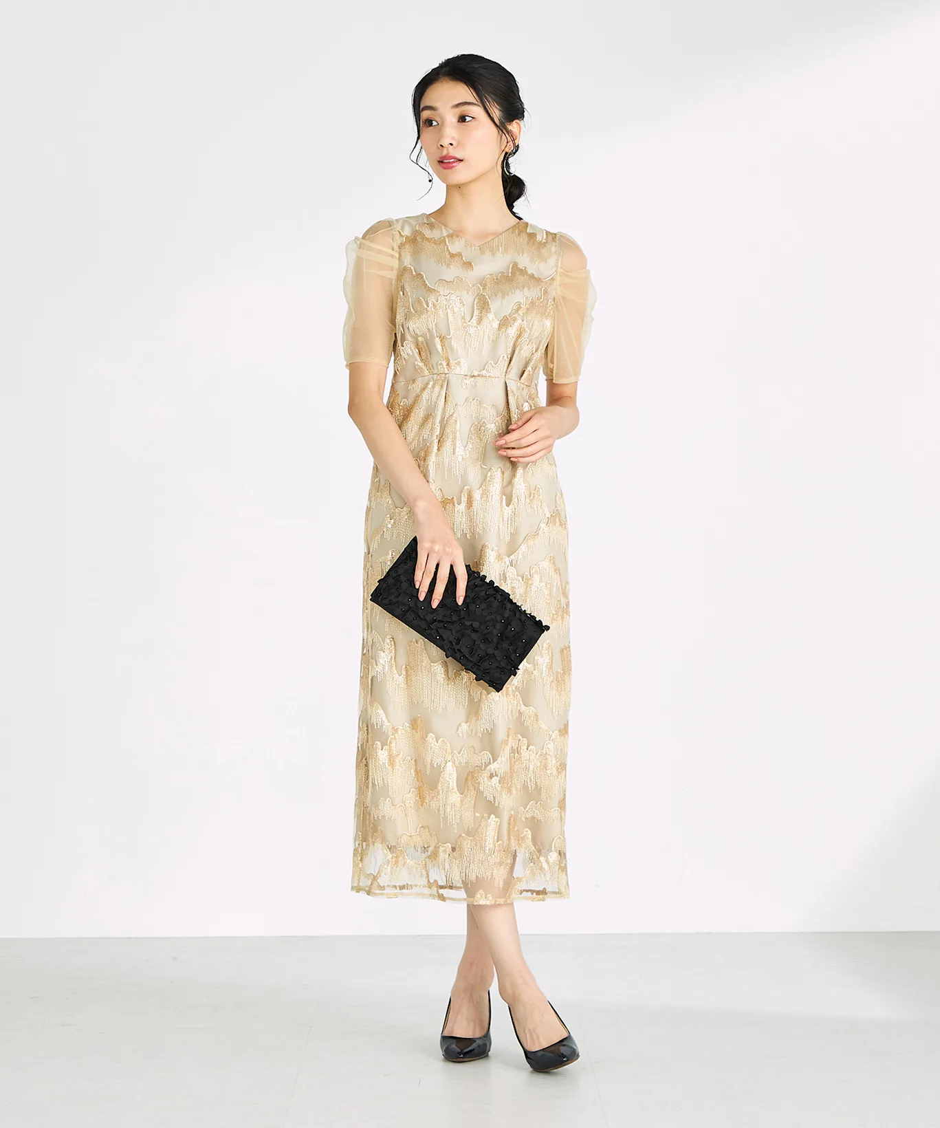 シースルードレスをレンタルするメリット