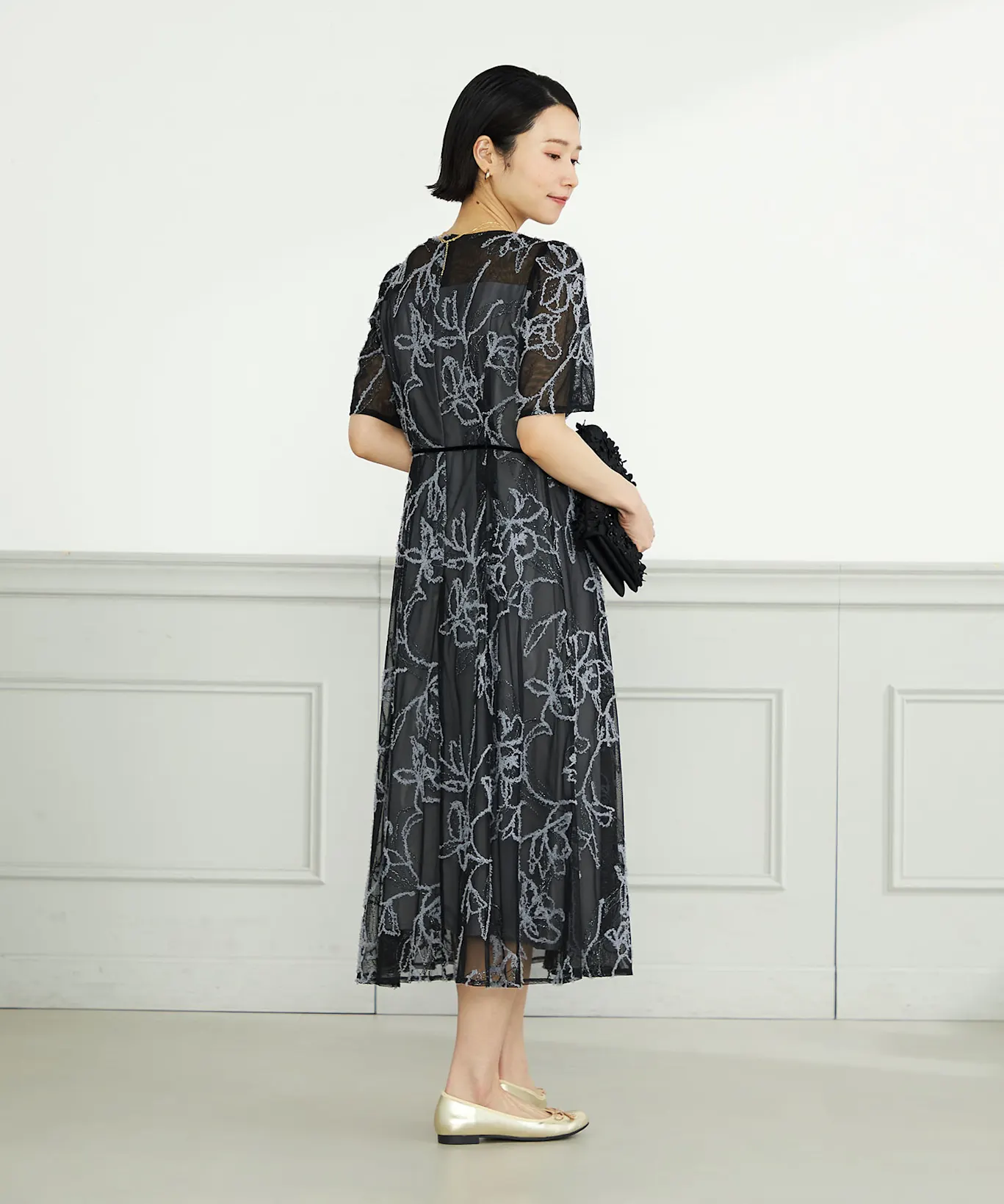 ロング丈ドレス着用時に守るべきマナー