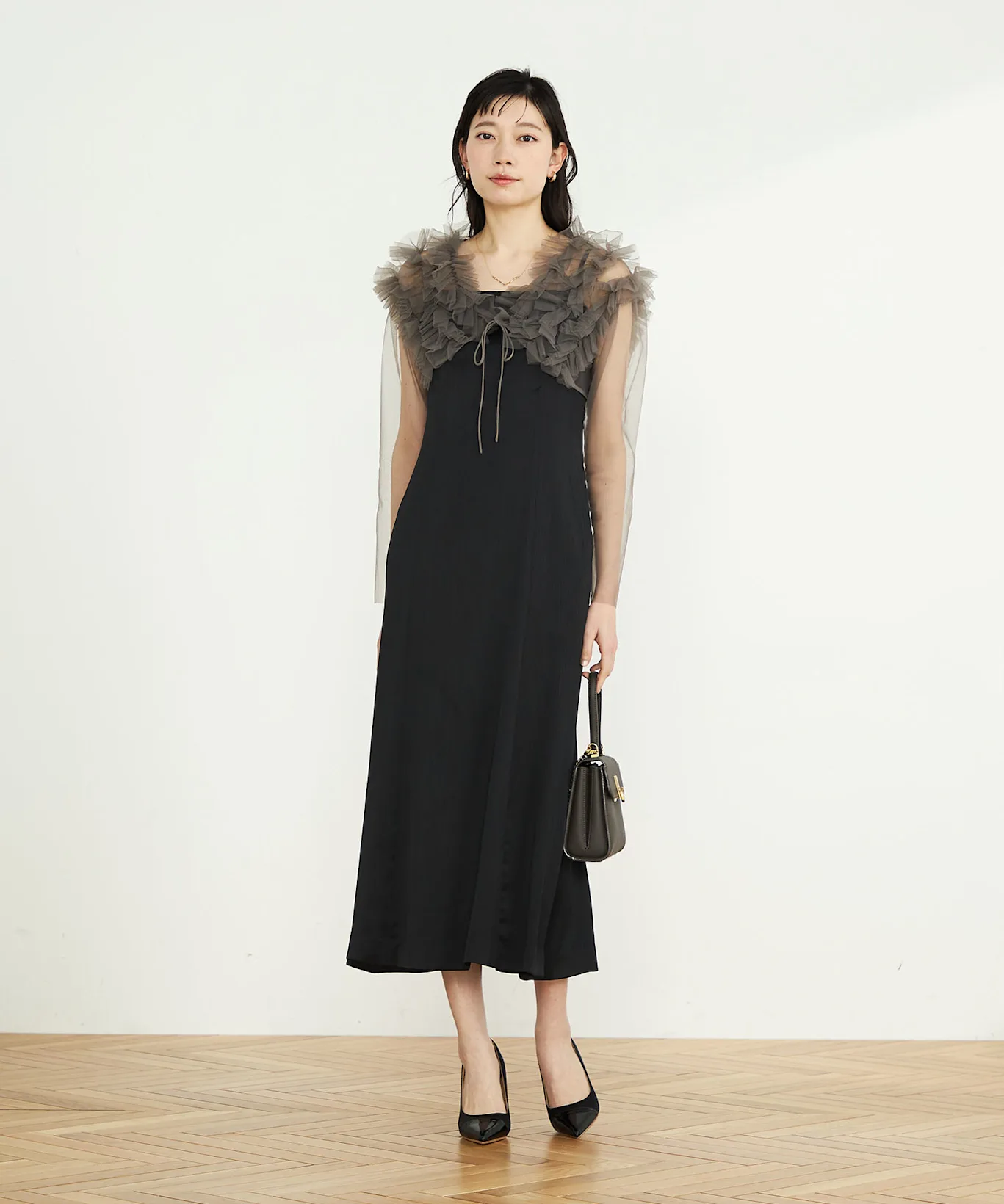 年代・立場別ドレス用コートの品格の違い