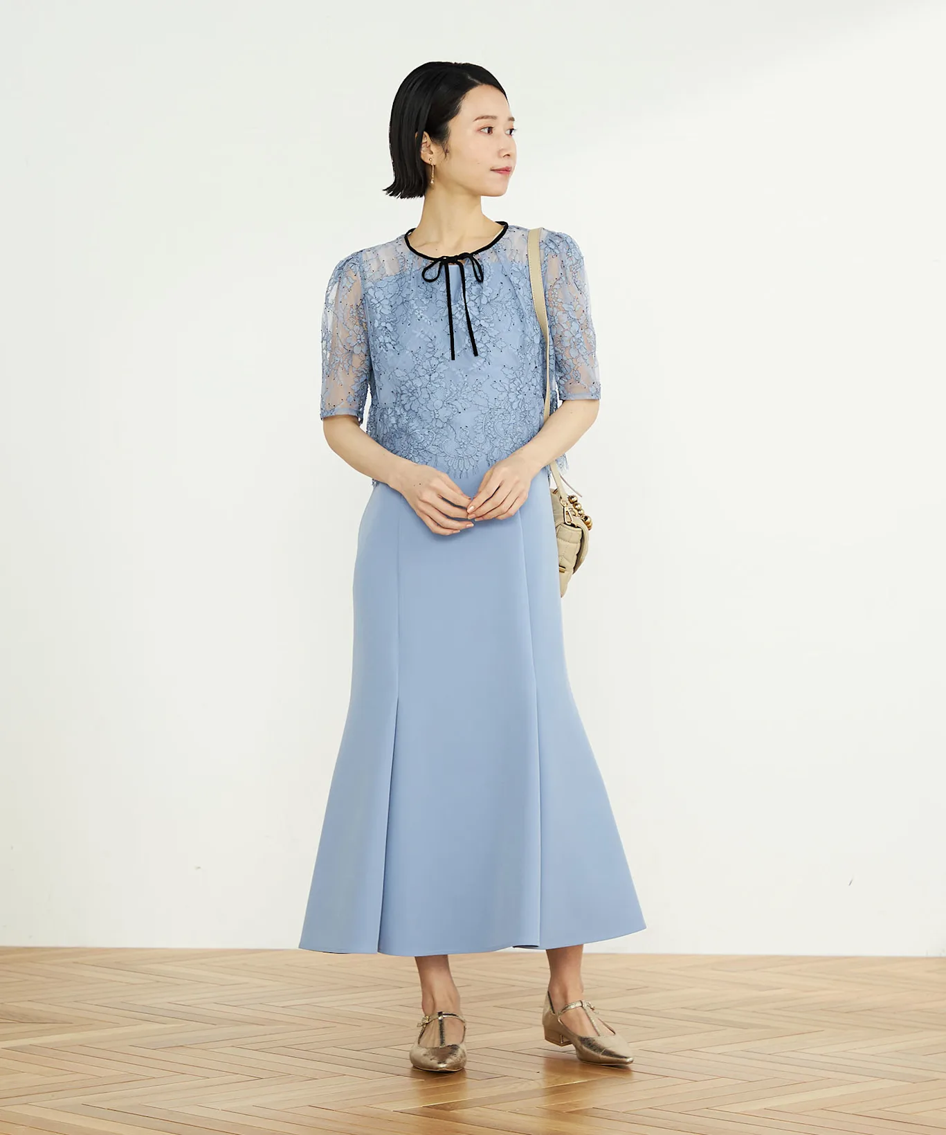 コートを脱ぐタイミングと会場での所作