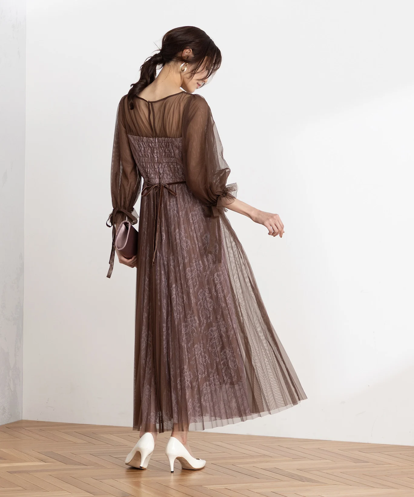 友達とレンタルドレスをシェアしてお得に使う3つの方法