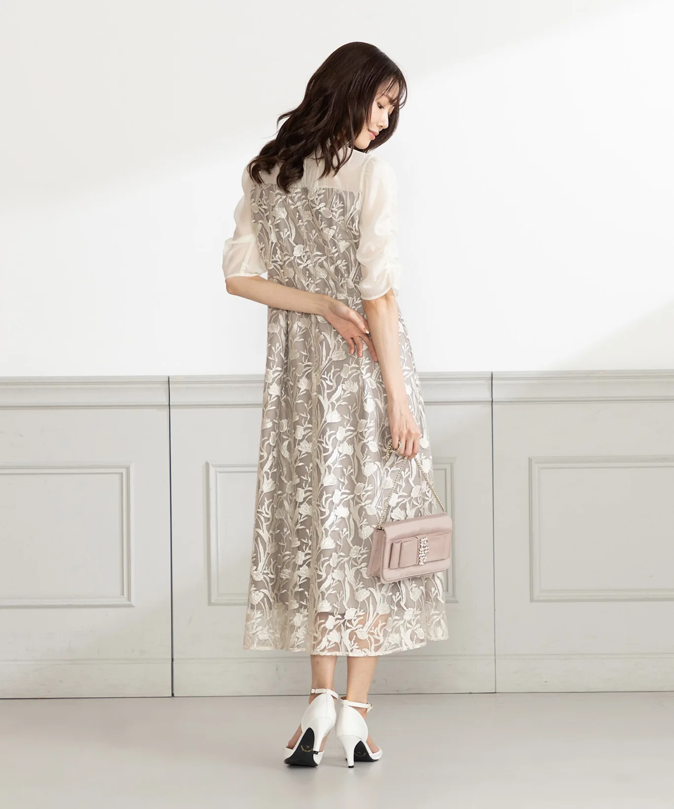 結婚式ドレスのサイズ選びで失敗しないチェックリスト