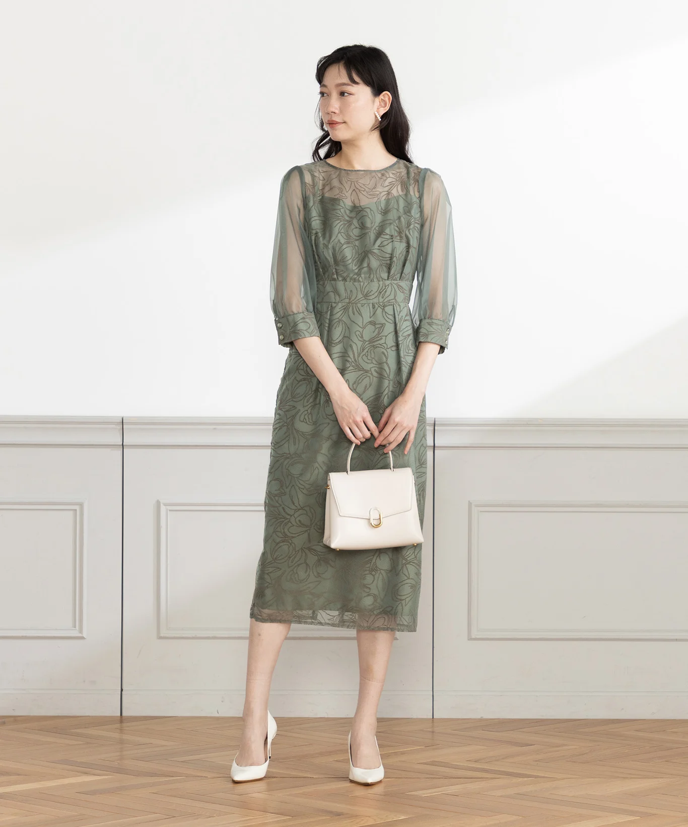 シフォンドレスに合う小物とアクセサリー