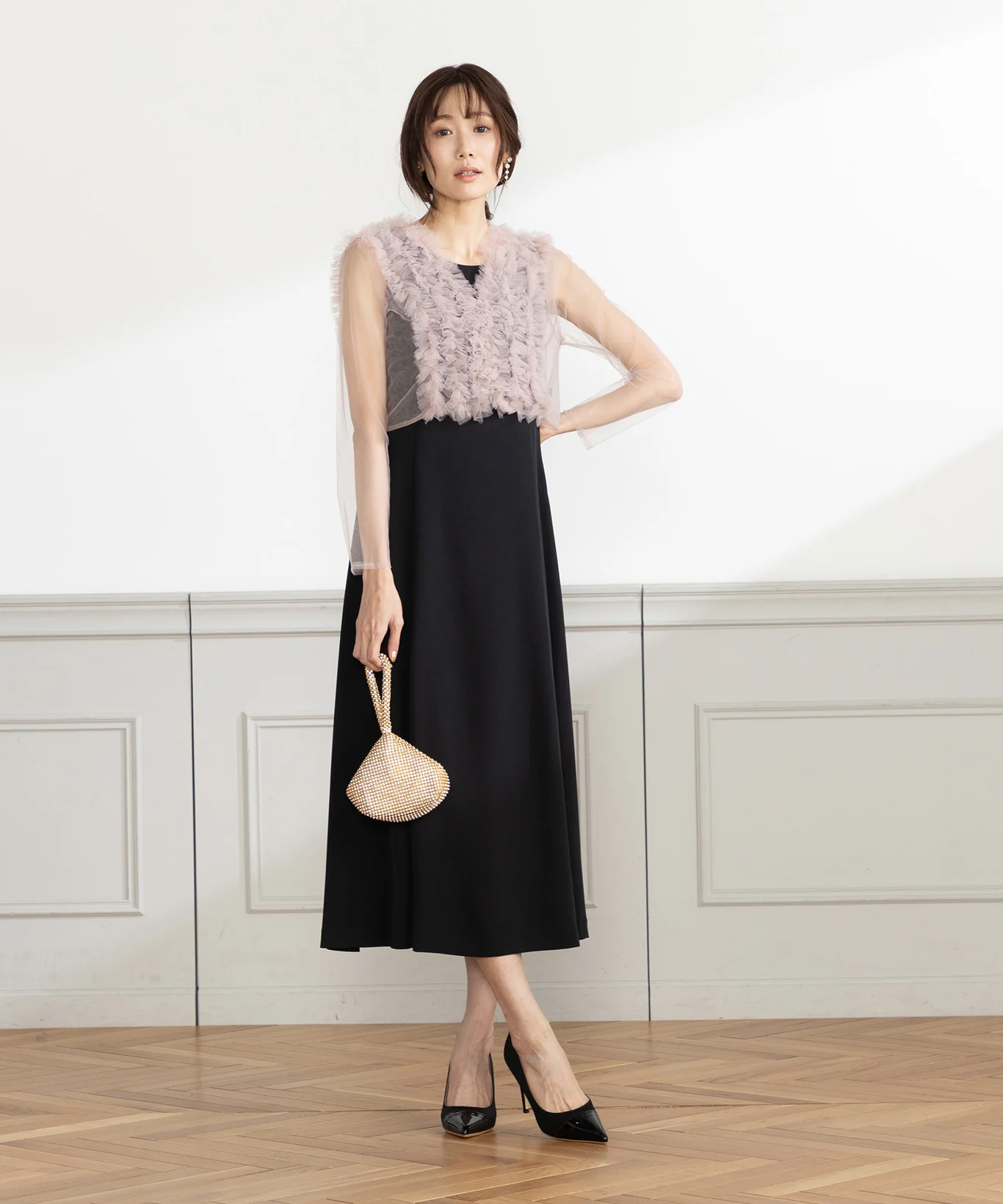 年代別女性のフォーマルな服装