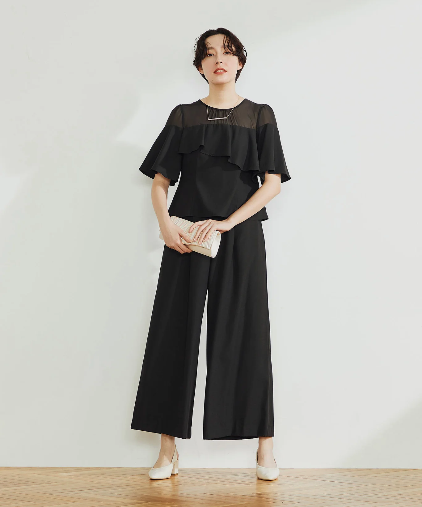 上品に見えるベージュドレスの色の種類