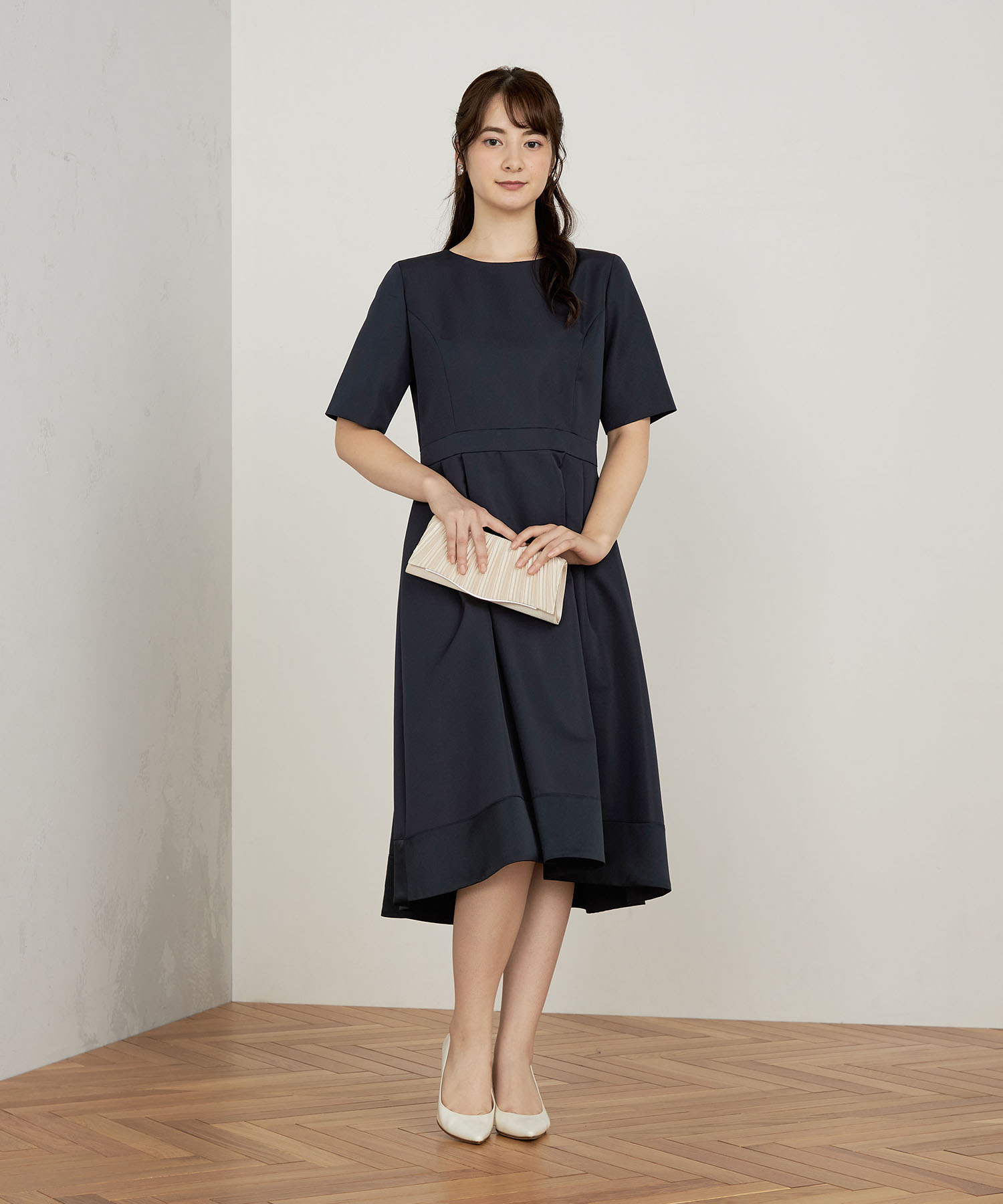 店の格と時間帯で決めるレストランの服装